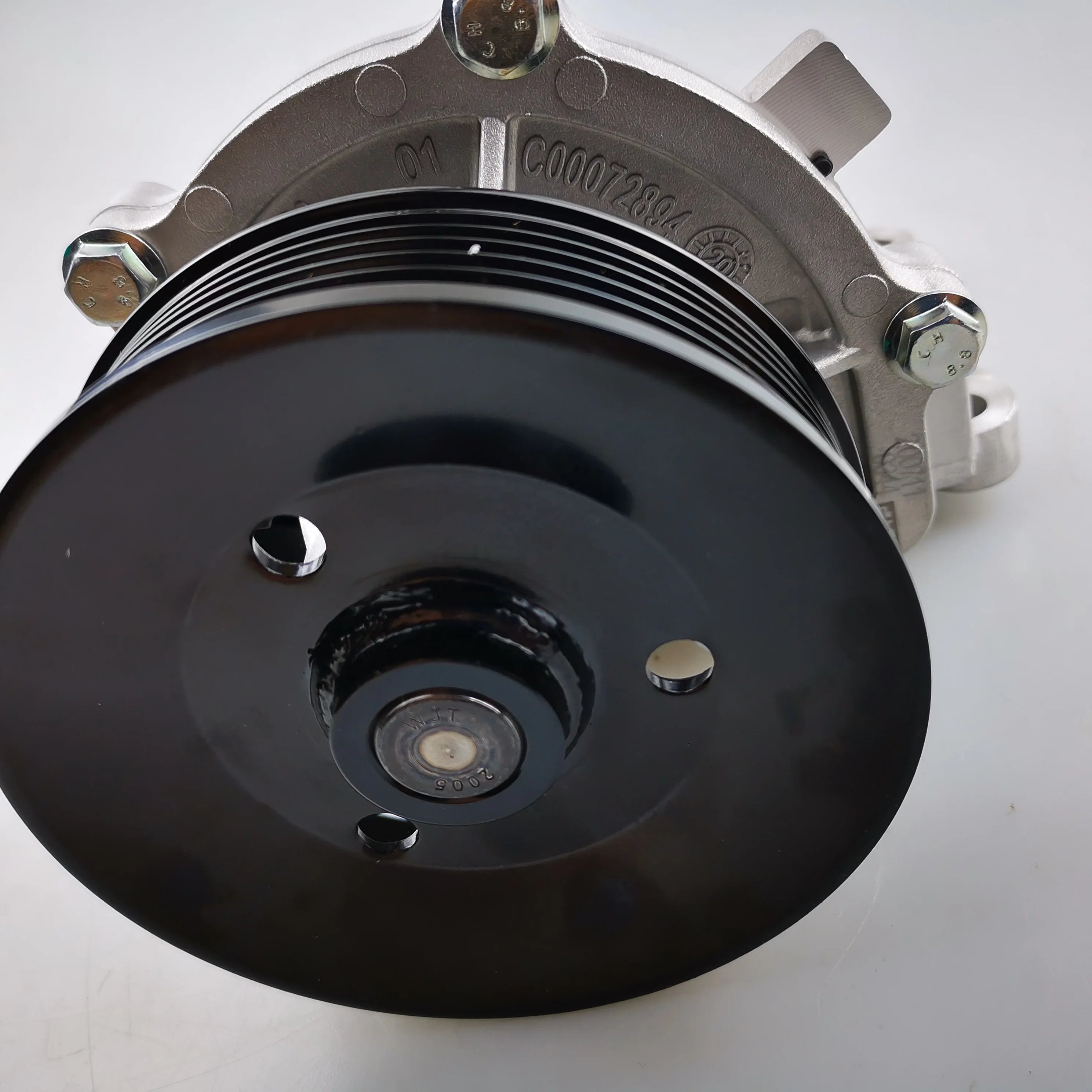SAIC MAXUS G10 T60 V90 V80 Diesel 2.0T Original Water Pump Assembly C00168789 C00072894