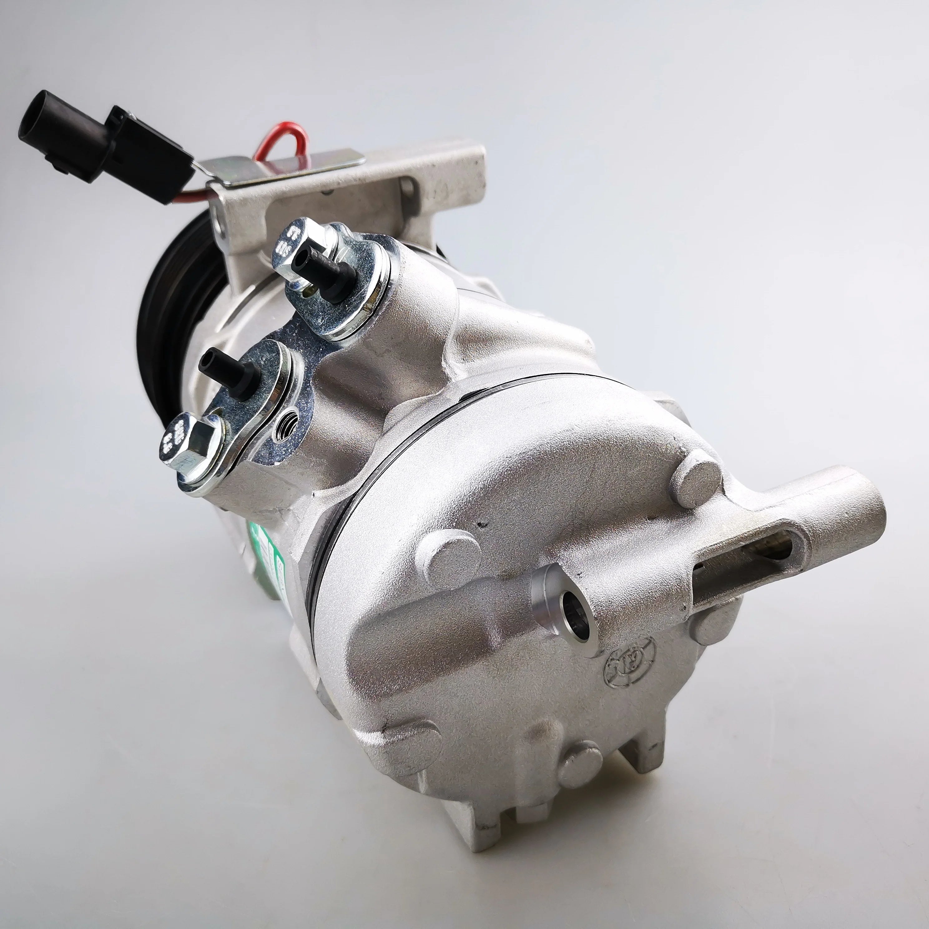 SAIC MAXUS G10 2.0T Original Air Conditioning Compressor C00018804
