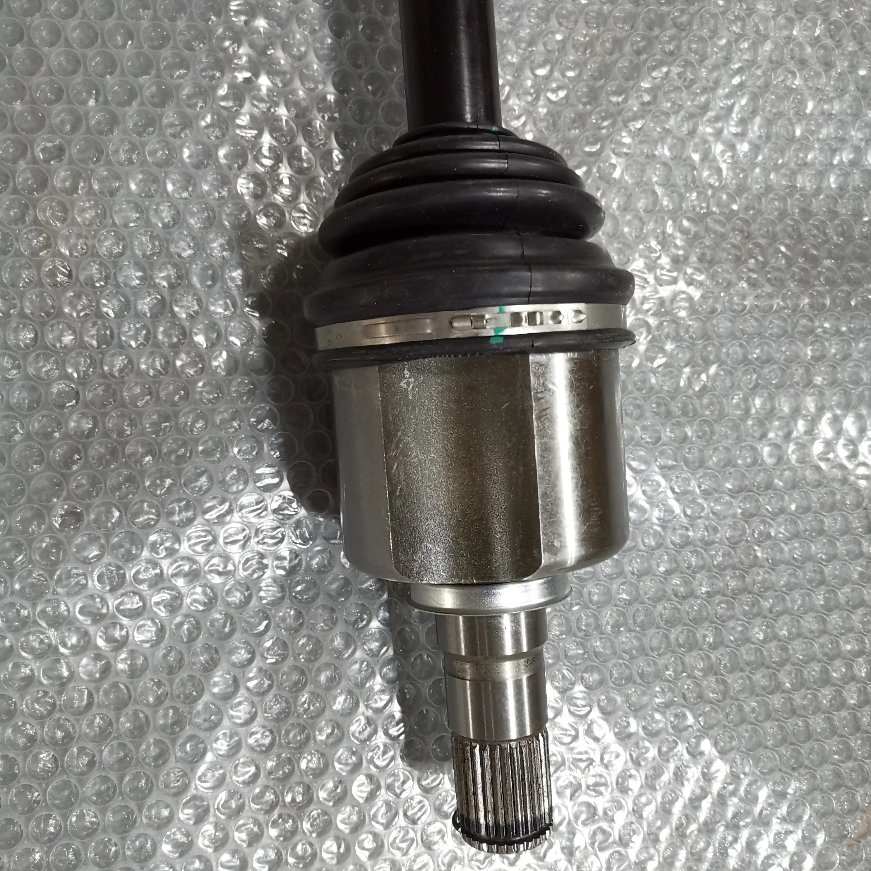 SAIC MAXUS V80 High Quality 5 Gear Front Drive Axle Shaft LH C00003028 C00057048