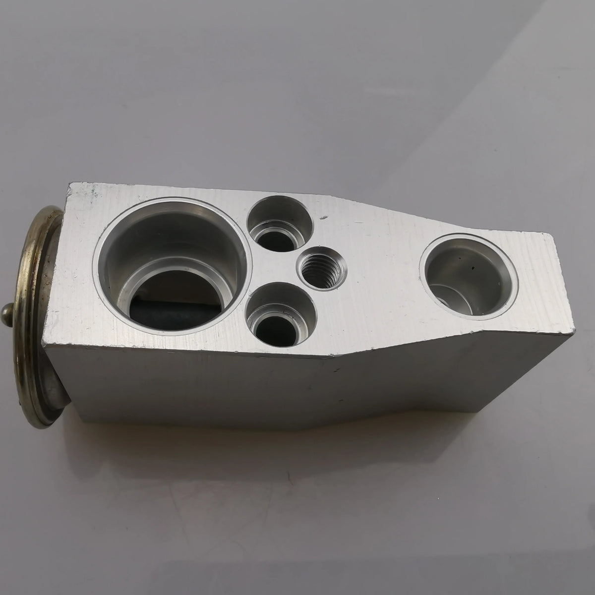 SAIC MAXUS G10 Original Air Conditioning System Expansion Valve C00027256 C00074200