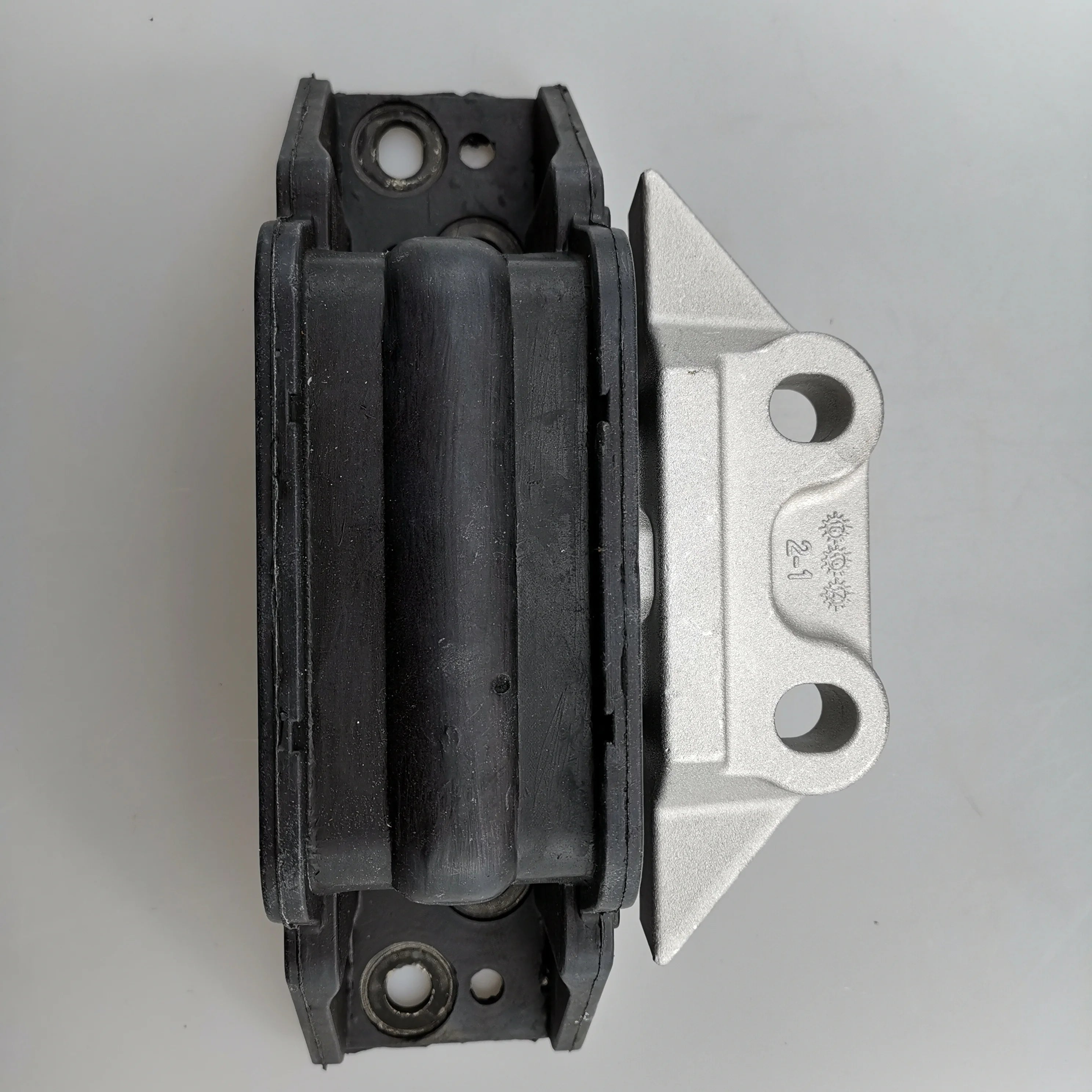 SAIC MAXUS V80 Engine Mount C00015460