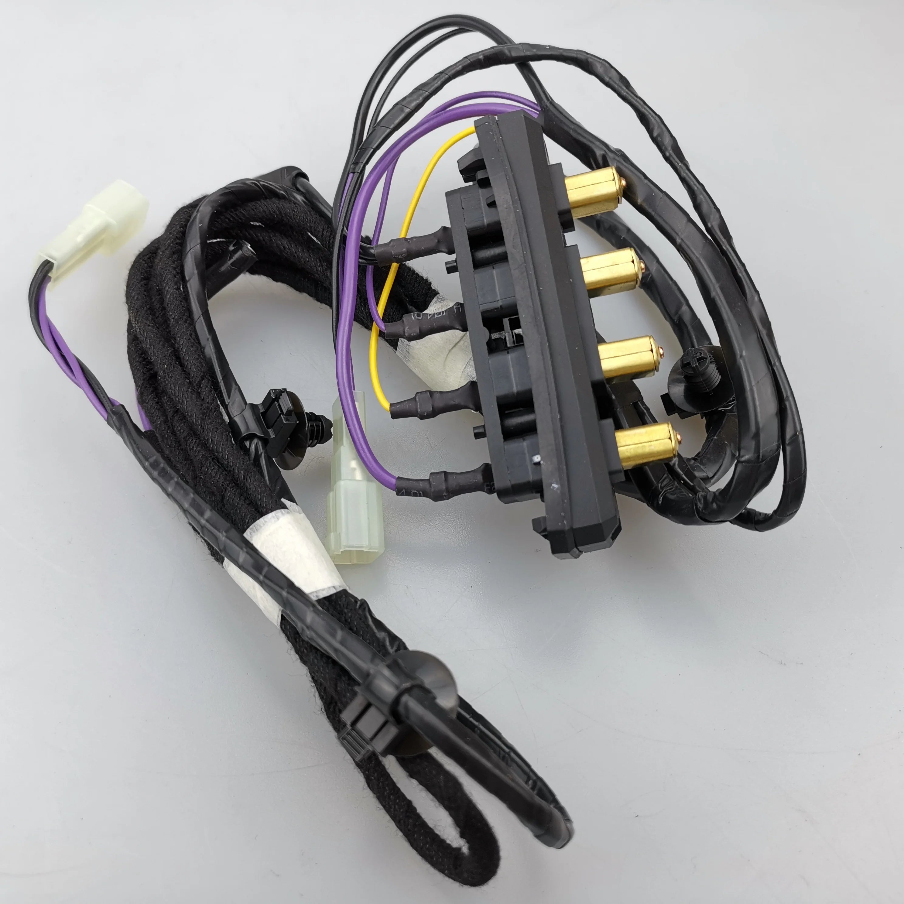 SAIC MAXUS V80 Old Model Rear Door Contactor Pin C00027739 C00027740