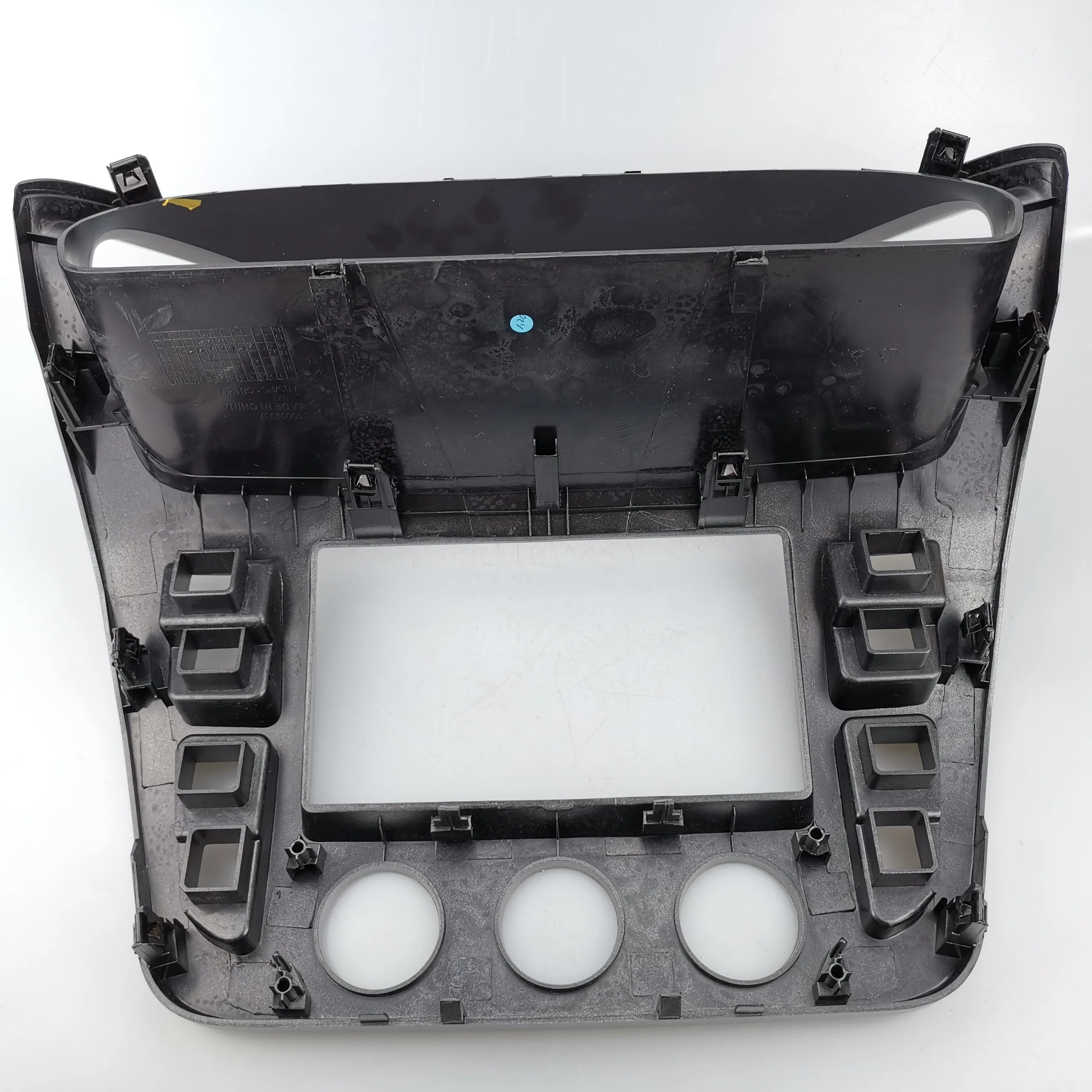 SAIC MAXUS V80 Center Control Upper Panel C00104769