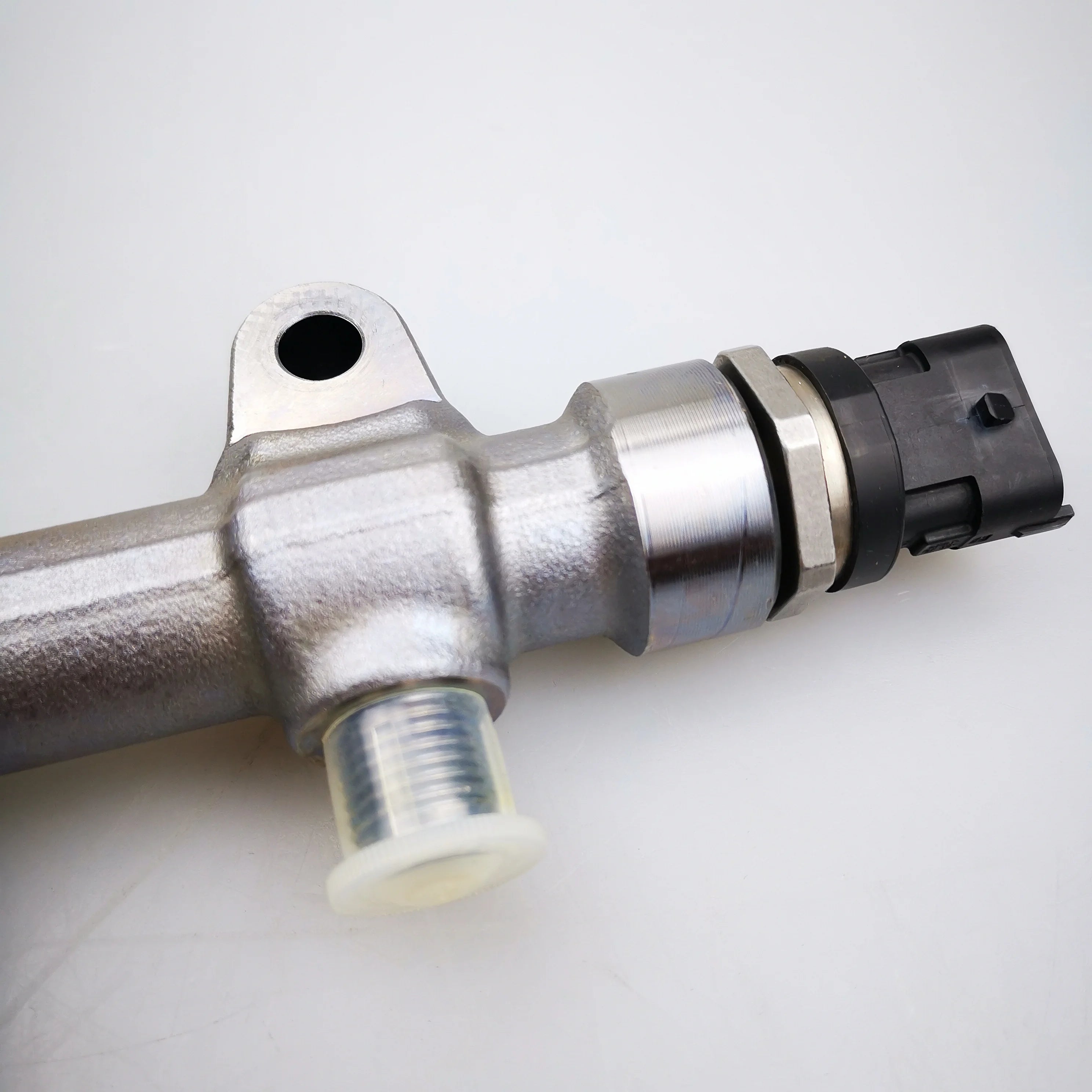 SAIC MAXUS V80 Original High Pressure Oil Rail Assembly 0445214273 C00001281