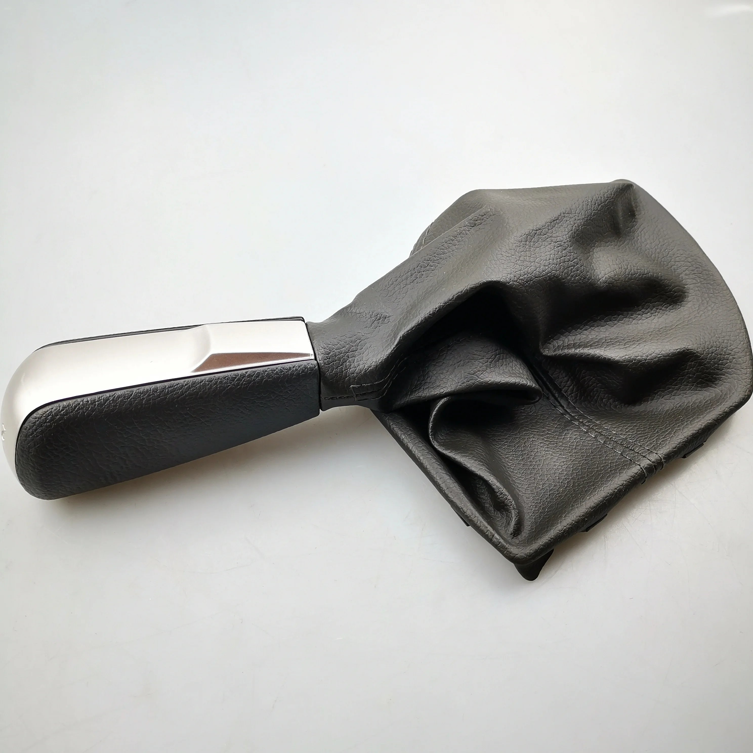 SAIC MAXUS V80 Transmission Control Handle Dust Cover C00005518-2008