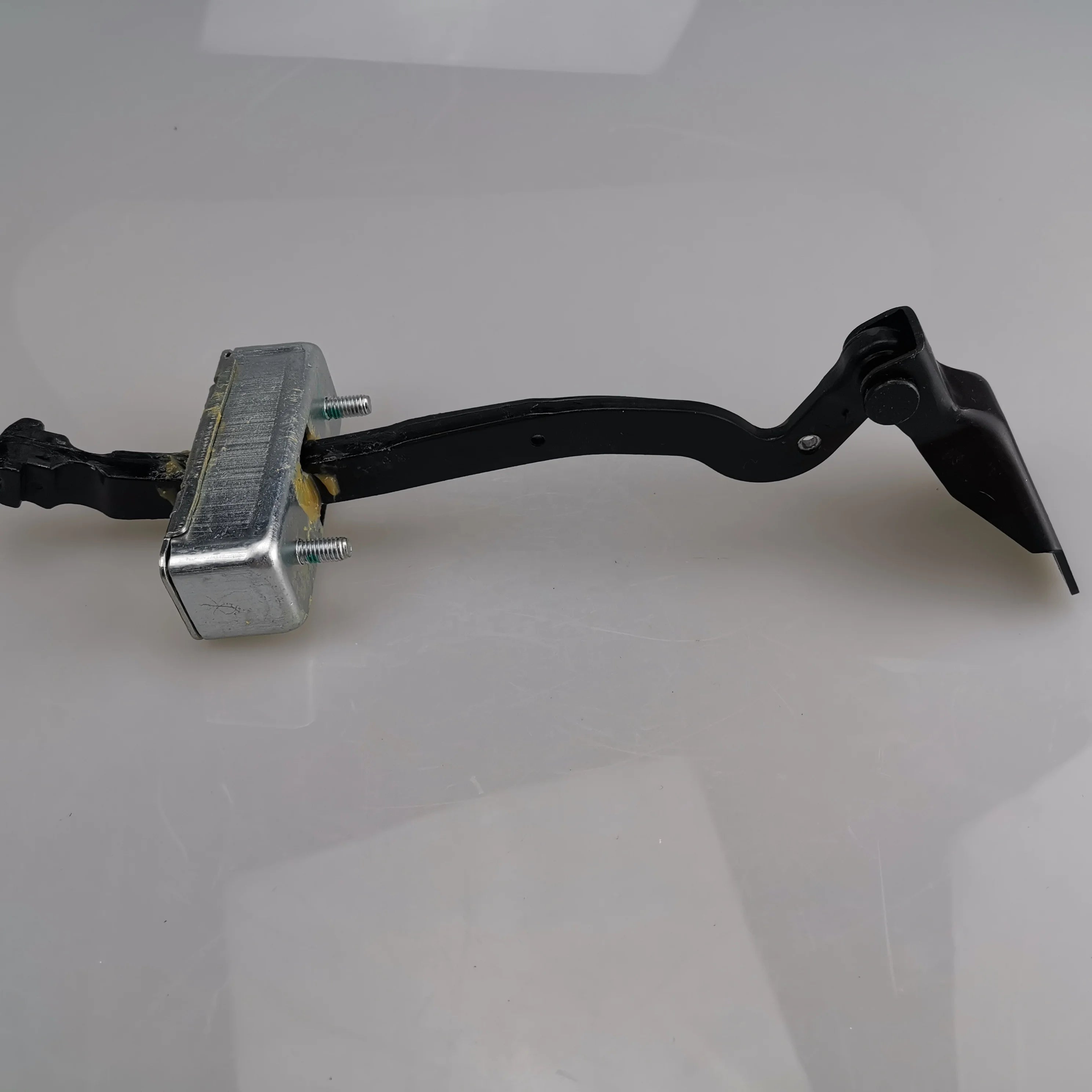SAIC MAXUS V80 Brand Rear Tailgate Limit Arm C00054325