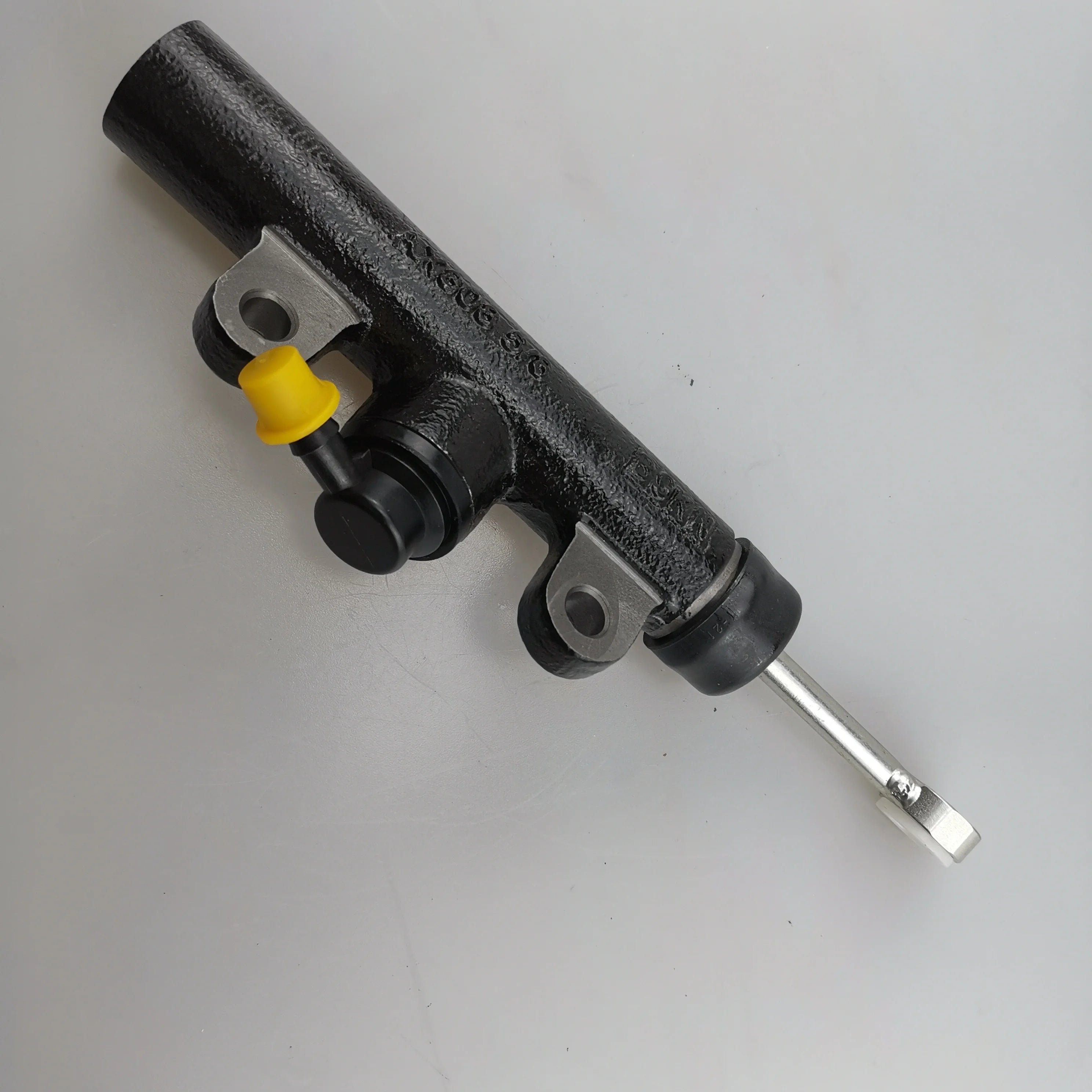 SAIC MAXUS V80 Clutch Master Cylinder C00002580 C00002560 C00059672