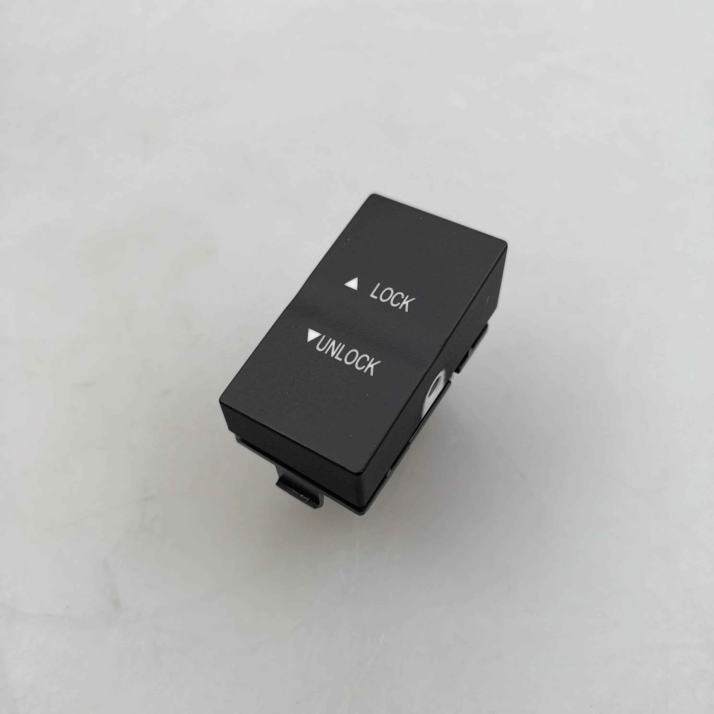 SAIC MAXUS V80 Original Central Locking Switch C00050557-F041