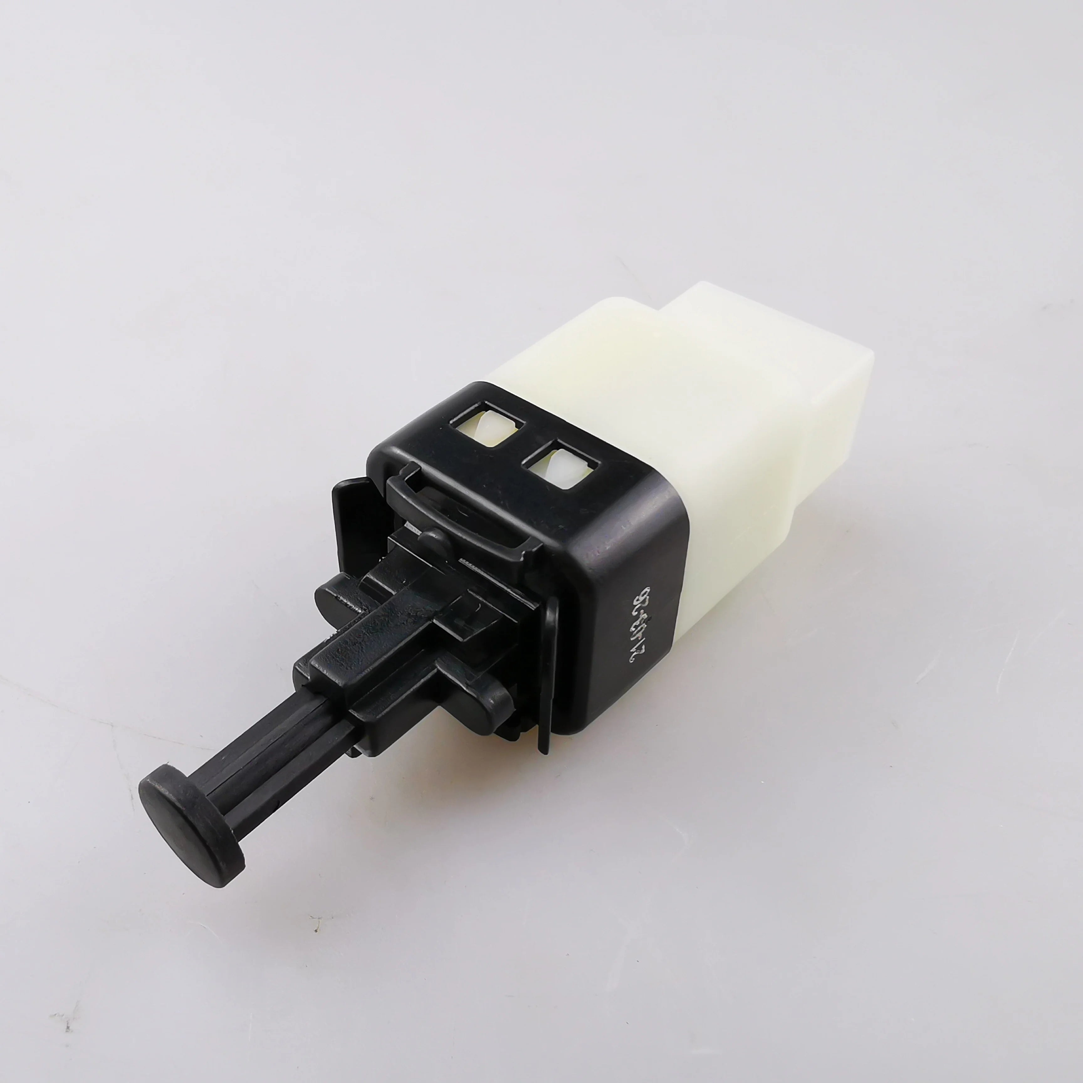 SAIC MAXUS G10 Original Brake Lamp Switch Assembly C00054221