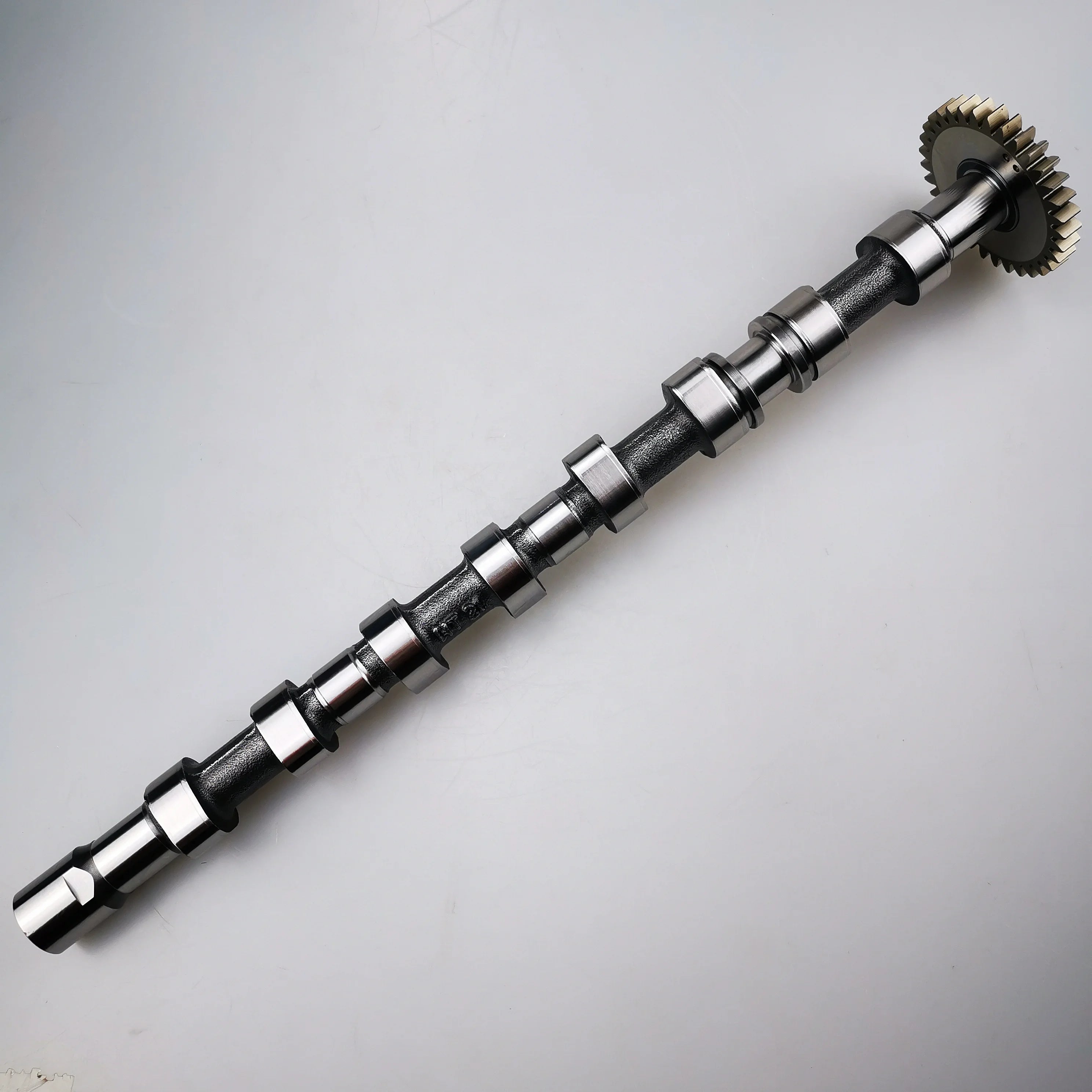 SAIC MAXUS T60 V80  G10 2.0T Diesel Engine Intake Camshaft C00348029 C00472950