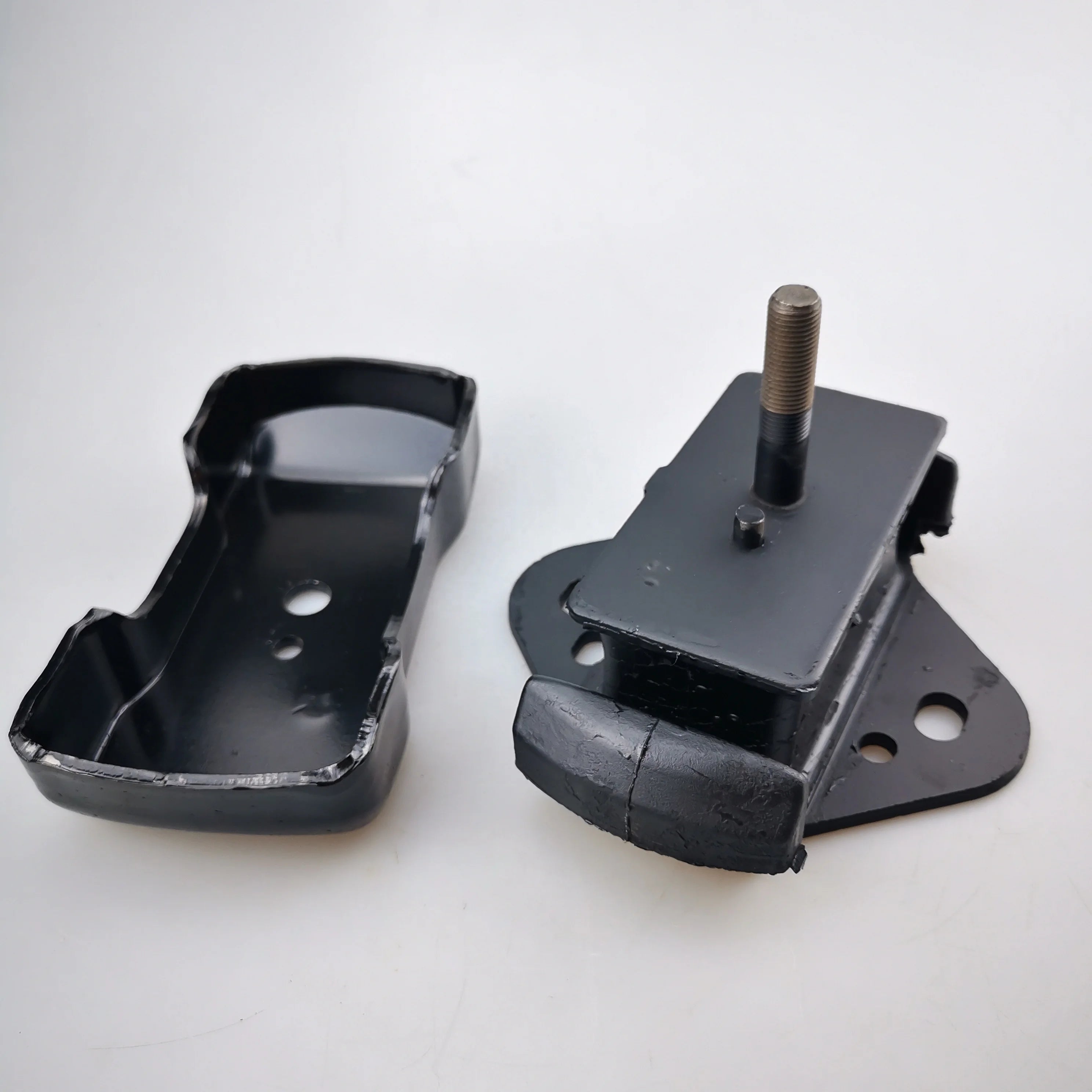 SAIC MAXUS G10 1.9T Engine Mounting C00040700 C00039611