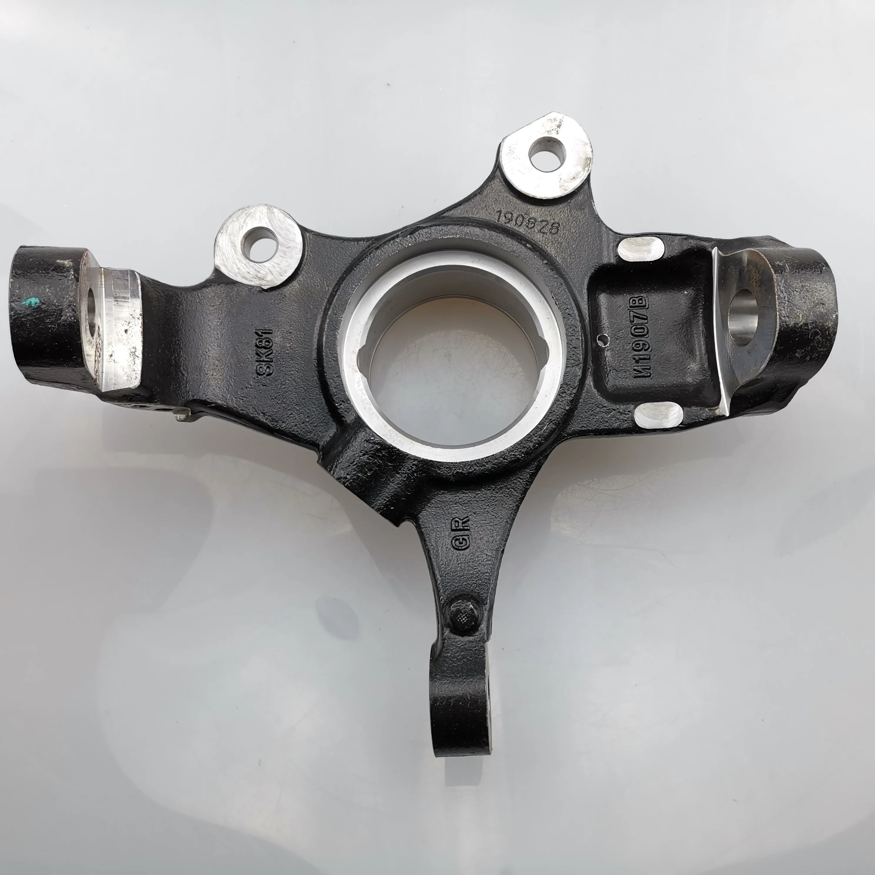 SAIC MAXUS T60 Front Steering Knuckle C00047917 C00047918