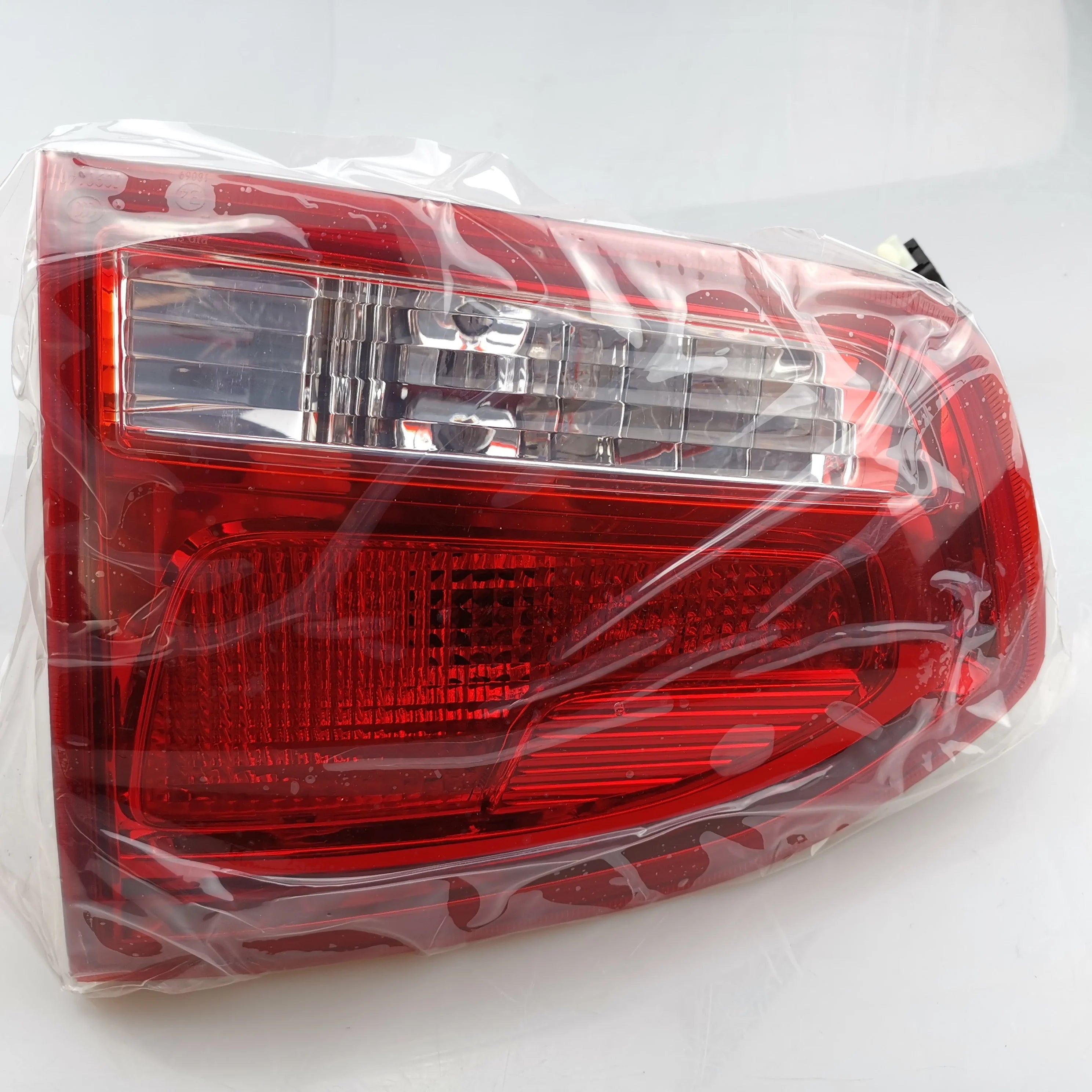 Original SAIC MAXUS G10 Rear Combination Lamp C00016762 C00017471