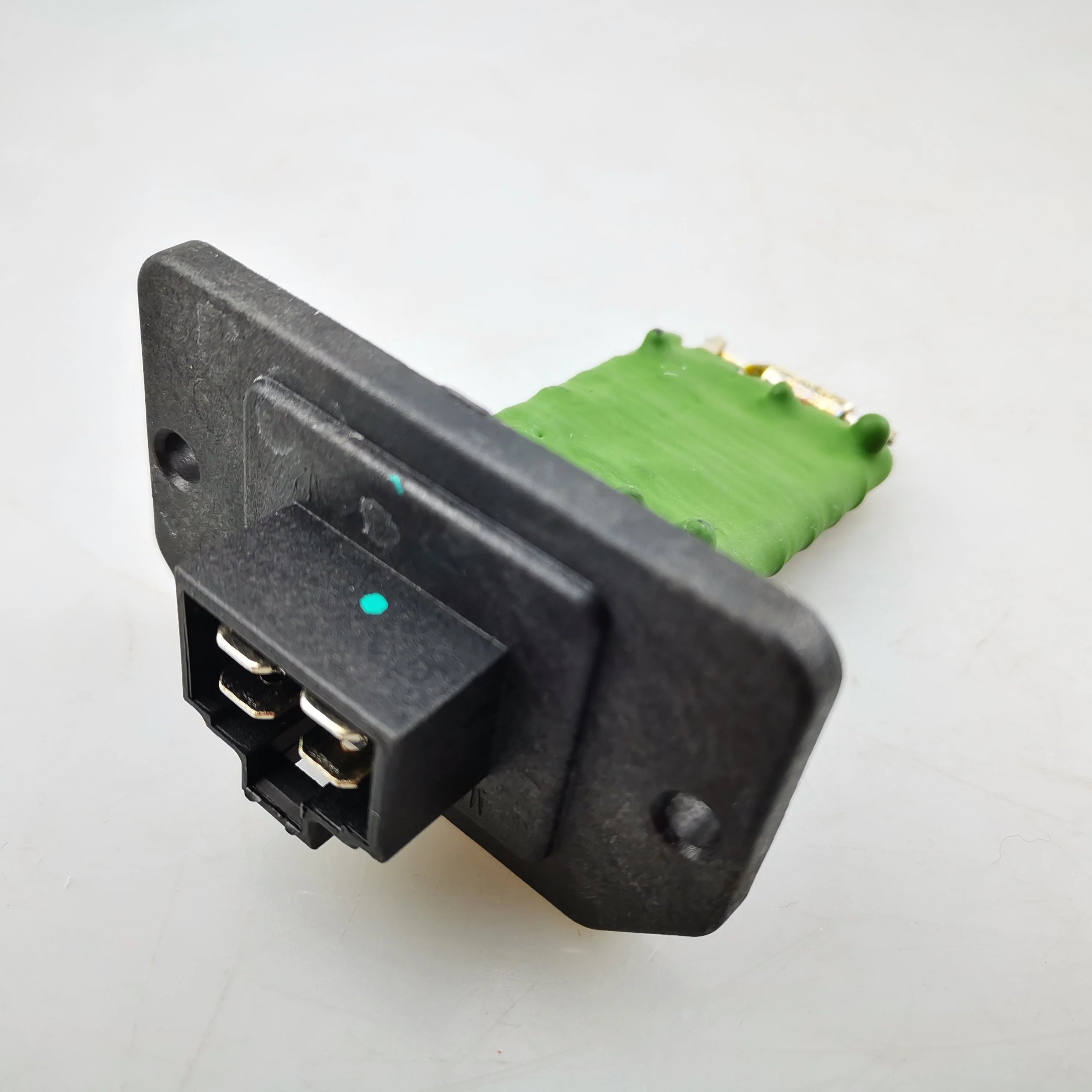 SAIC MAXUS V80 Blower Resistor C00013625