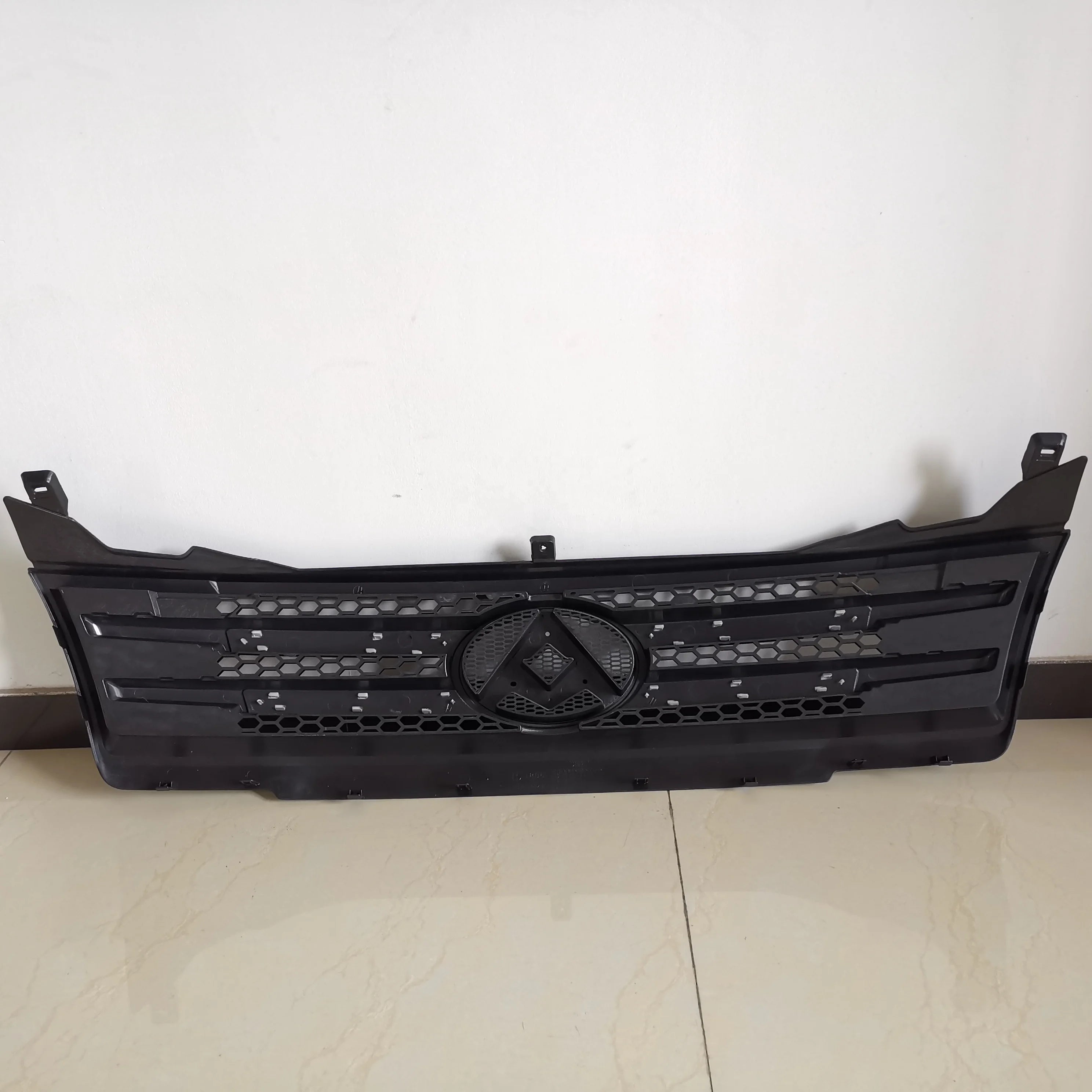 SAIC MAXUS V80 High Quality Front Grille Assembly C00000113