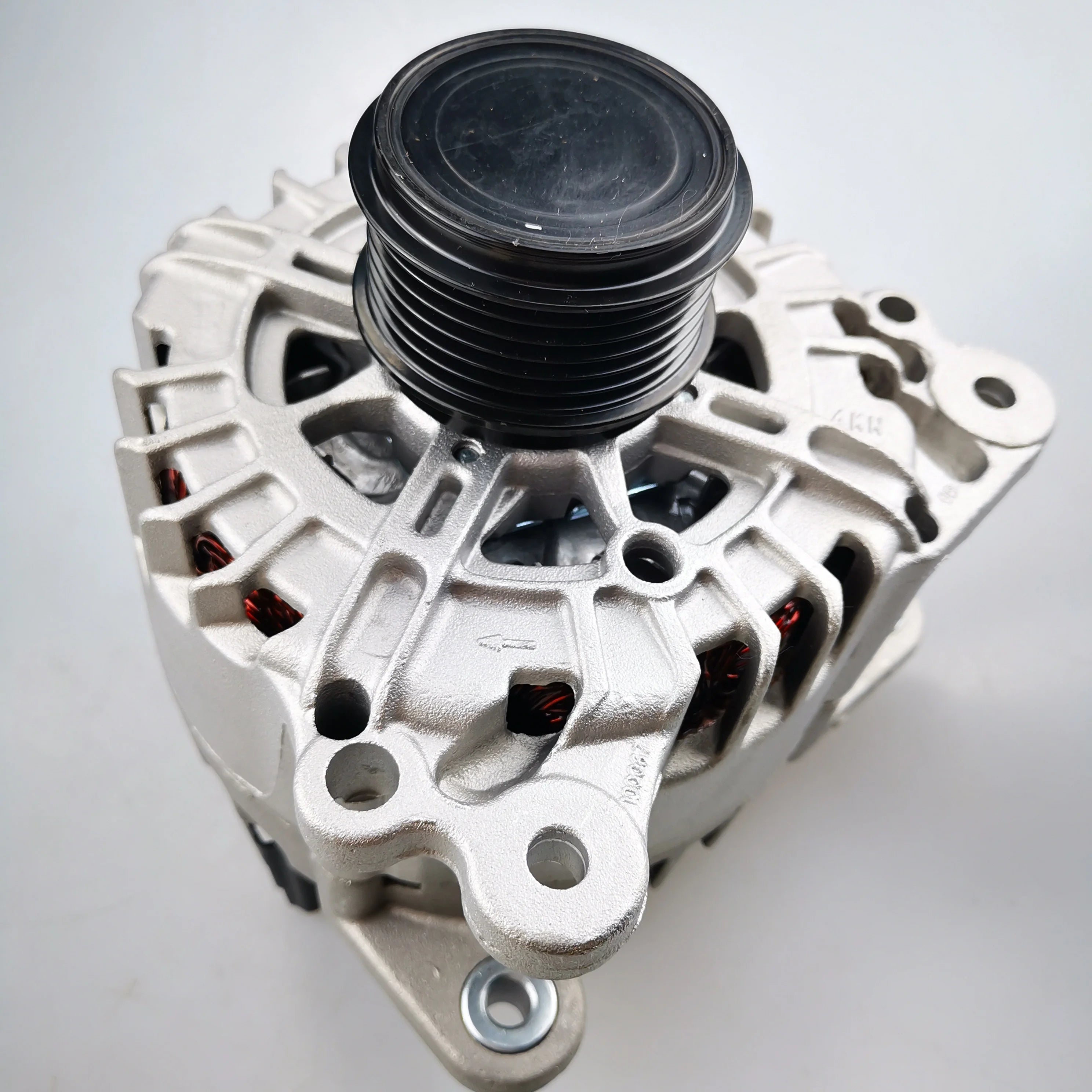 SAIC MAXUS V80 Brand Alternator Assembly C00006481 C00033427
