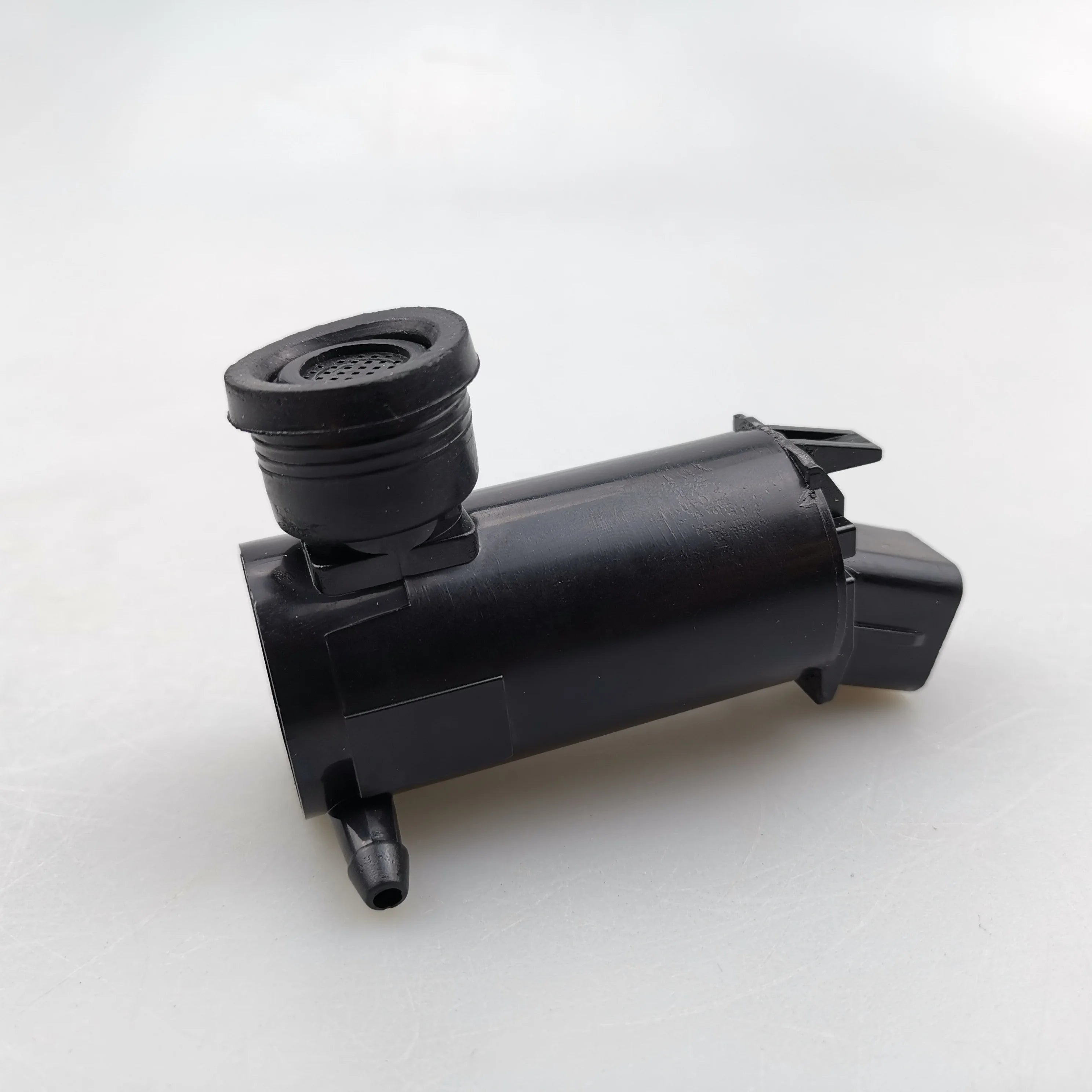 SAIC MAXUS V80 Brand Front Windshield Washing Pump C00013578