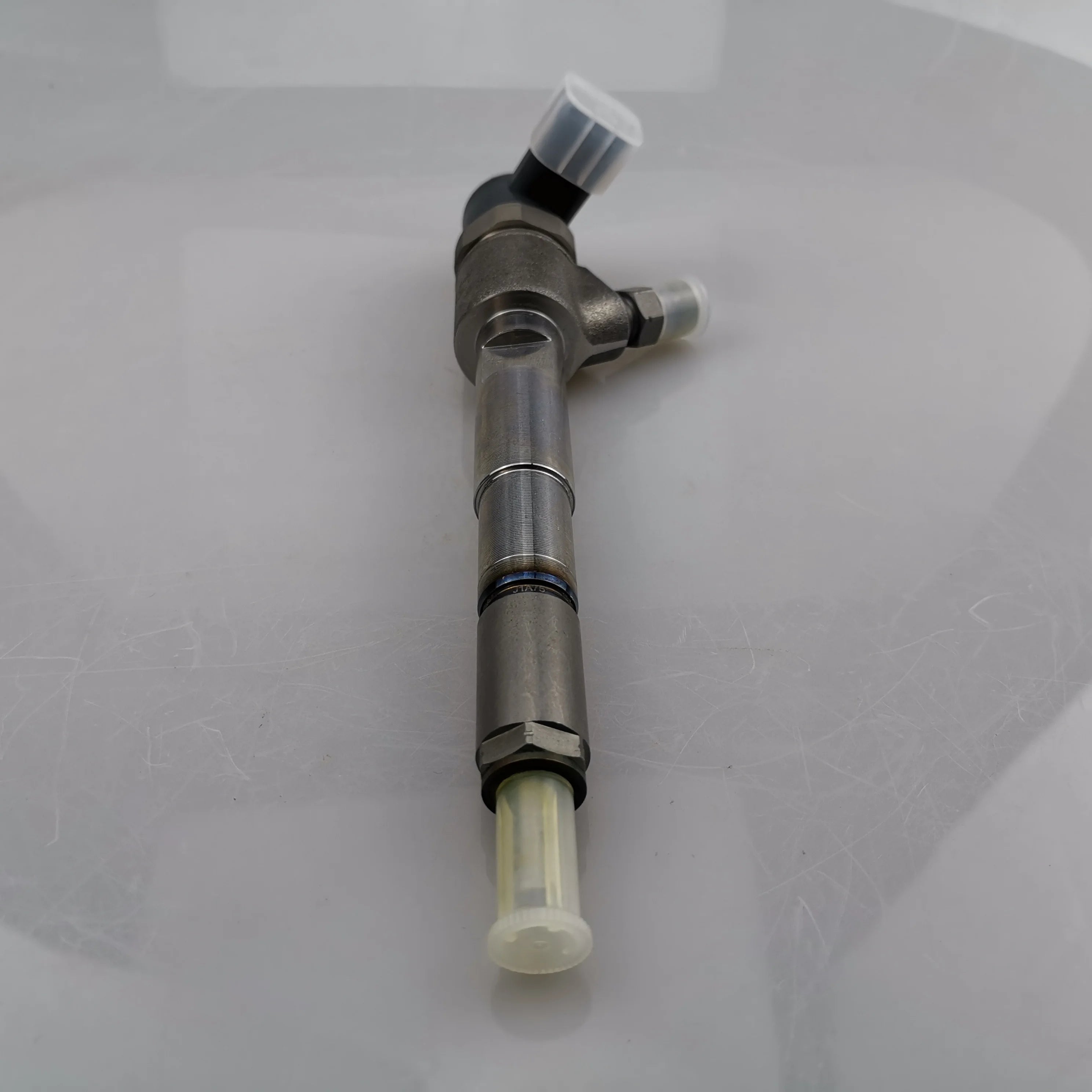 SAIC MAXUS V80 True Original Factory Fuel Injector Assembly 0445110483 0445110484 C00023912 S00001374+01