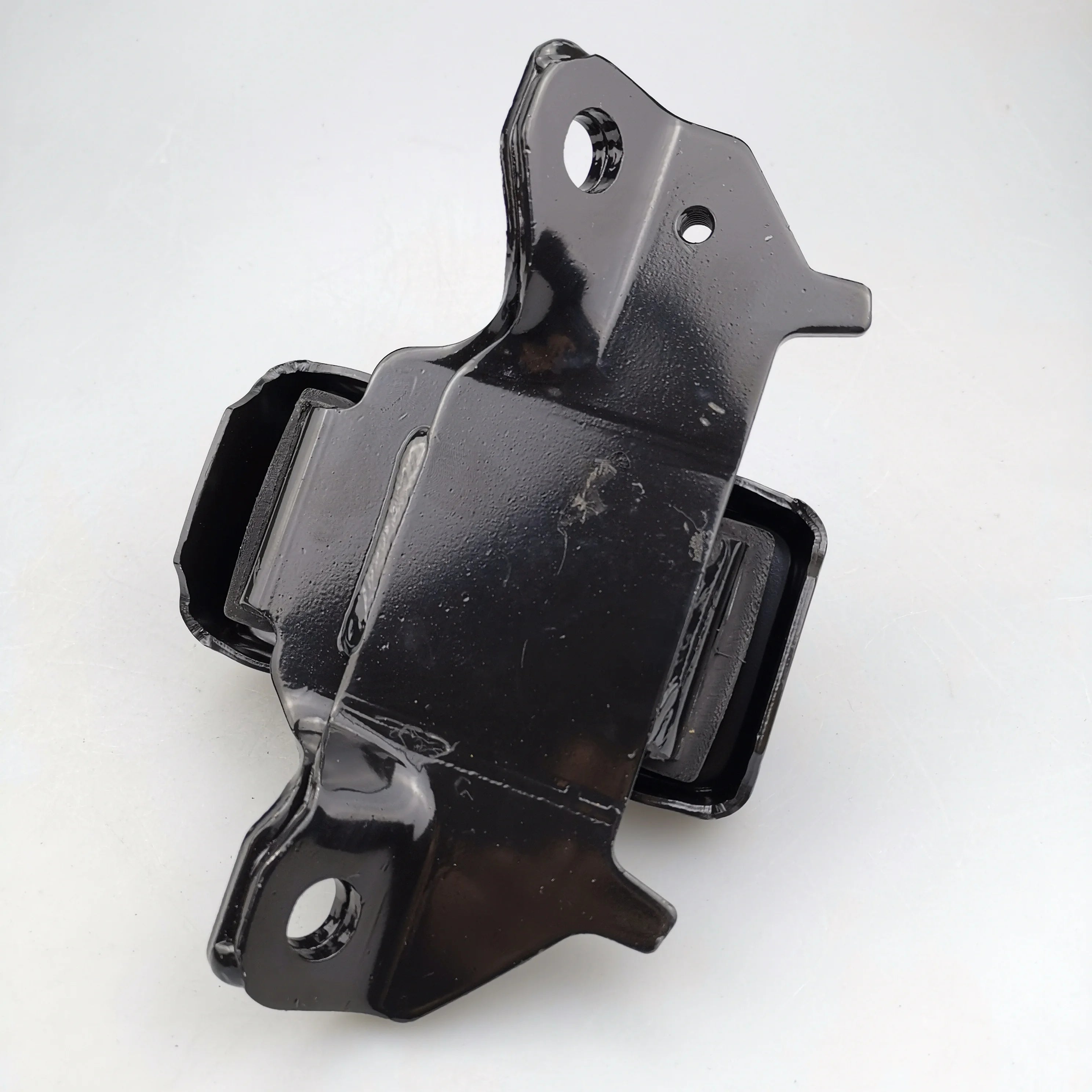 SAIC MAXUS T60 2.4T Engine Front Suspension C00071192 C00071193