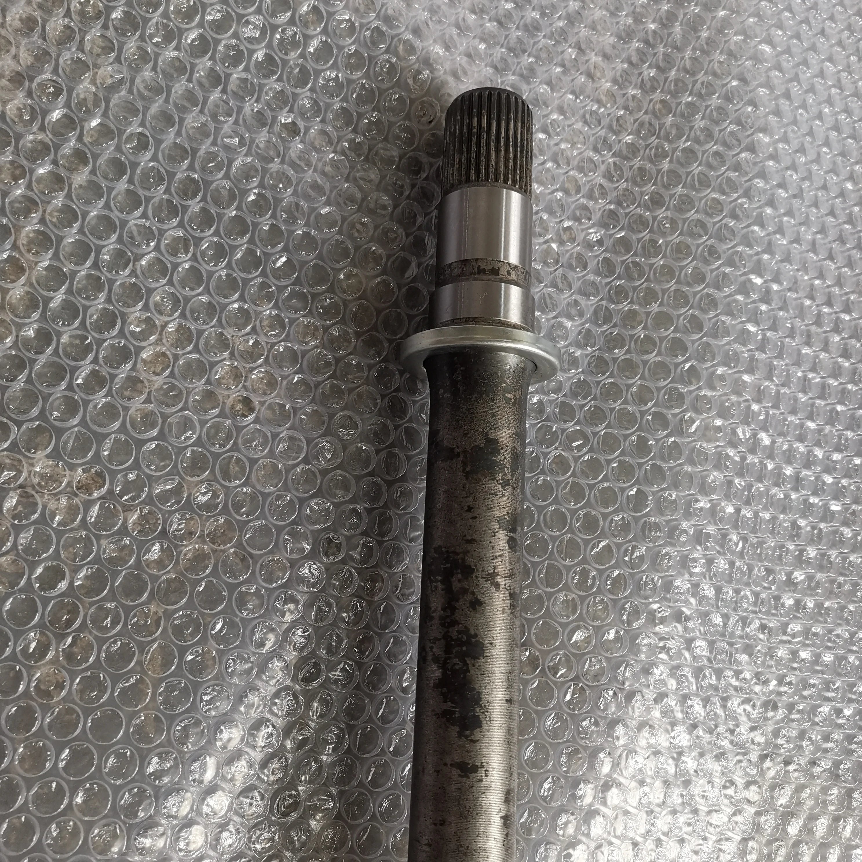 SAIC MAXUS V80 High Quality 5MT Front Drive Axle Shaft RH C00036398