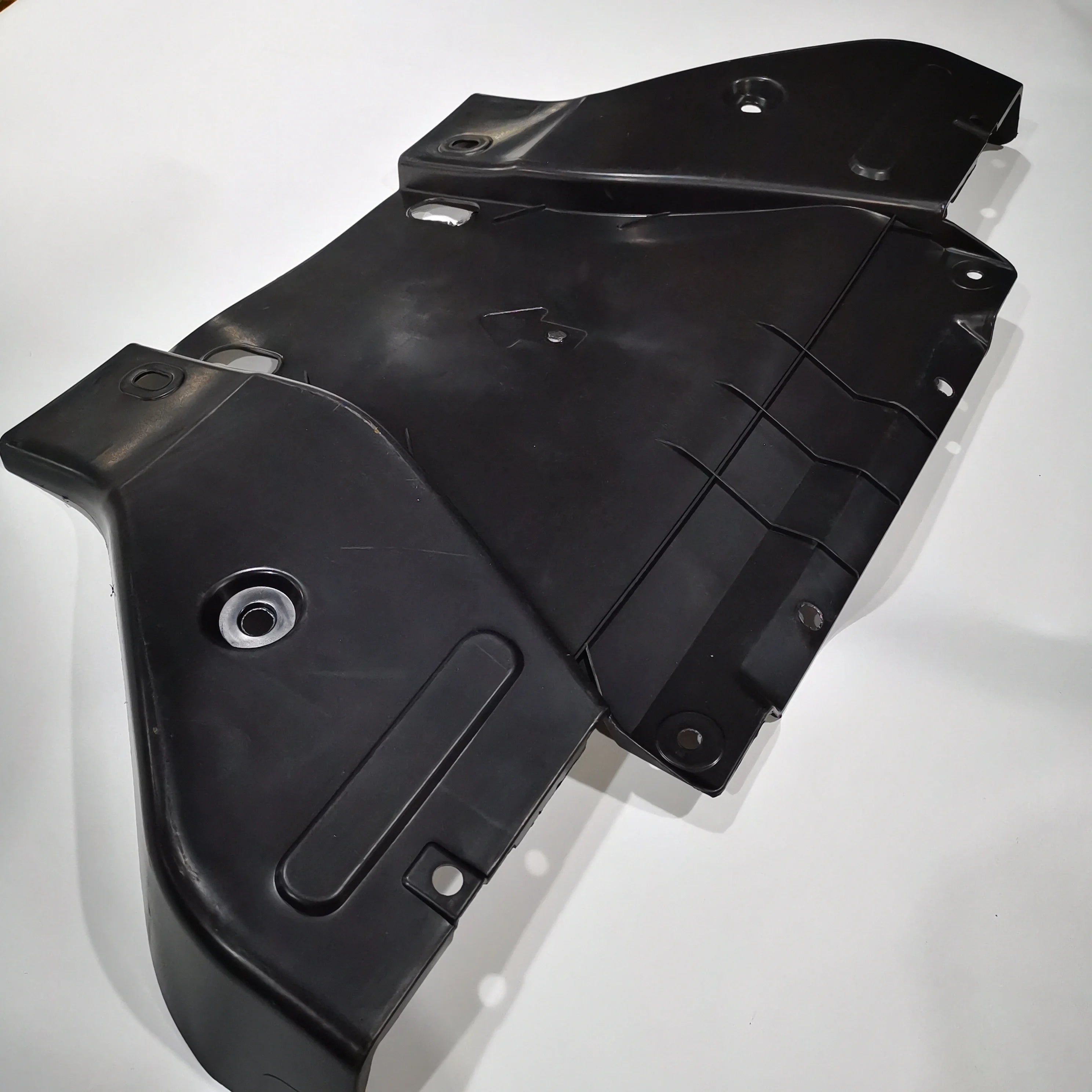 SAIC MAXUS T60 Plastic Condenser Guard Plate C00045800