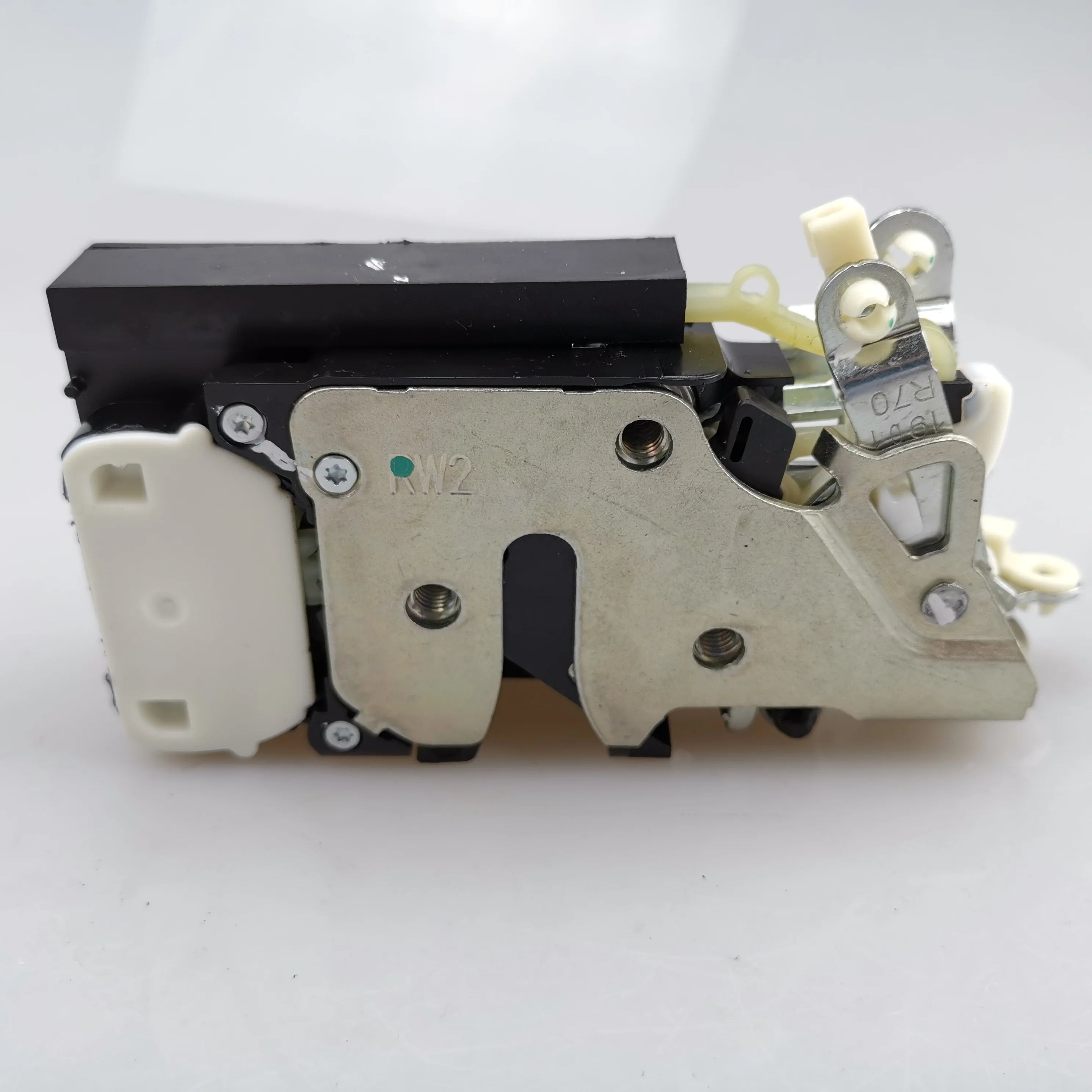 SAIC MAXUS V80 Original Front Door Lock Assembly Iron & Steel Auto Part with Model Numbers C00011569 & C00011570