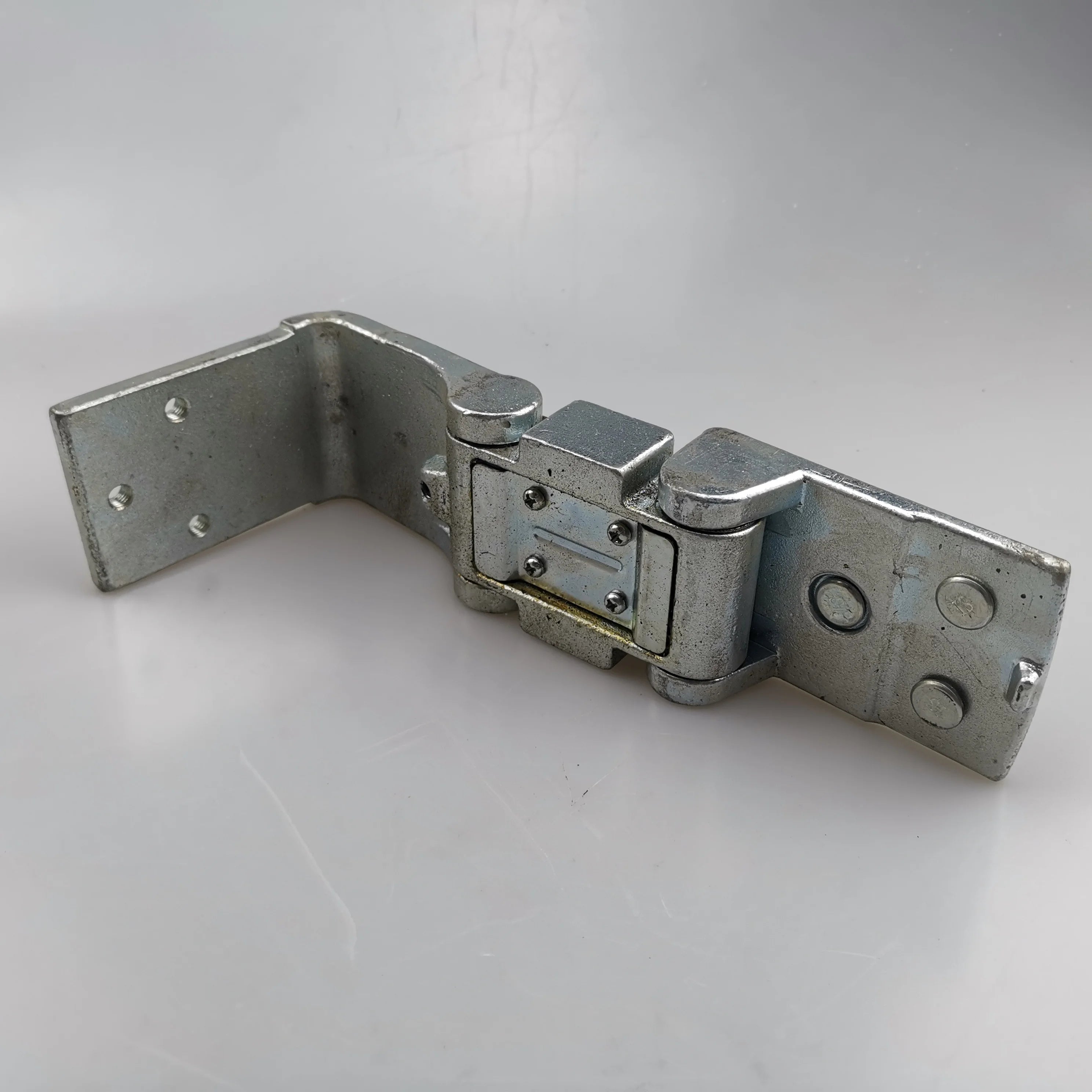 SAIC MAXUS V80 Large-angle Liftgate Hinge Assembly C00001975
