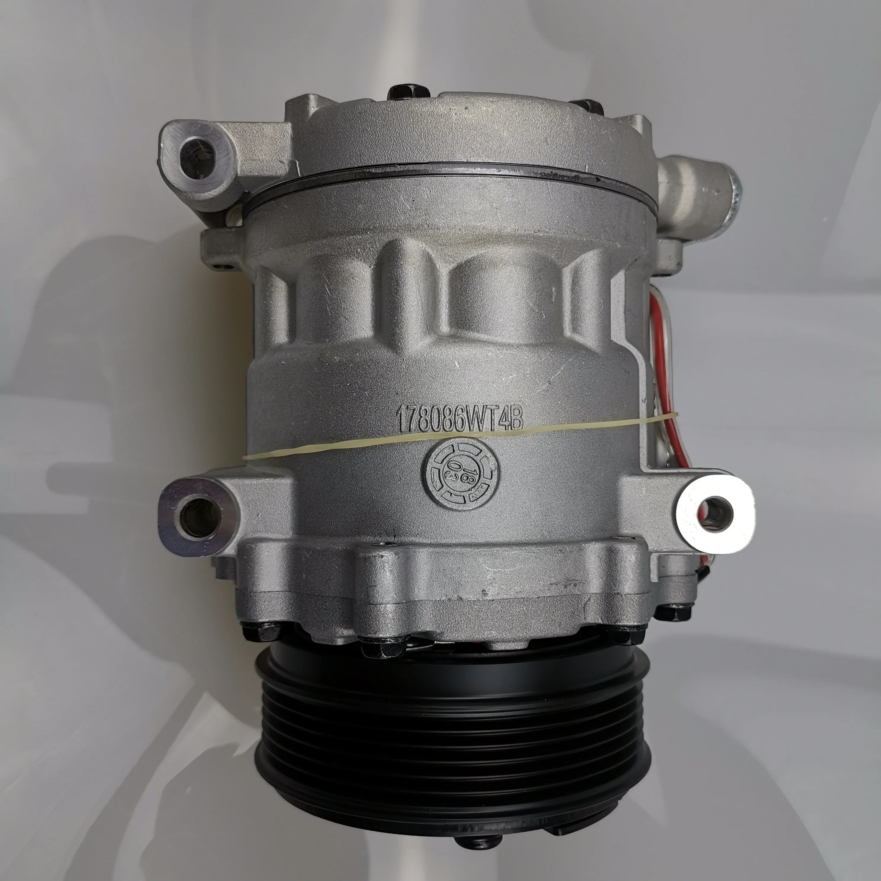 SAIC MAXUS V80 Original air Conditioning Compressor SE7G13 C00000075