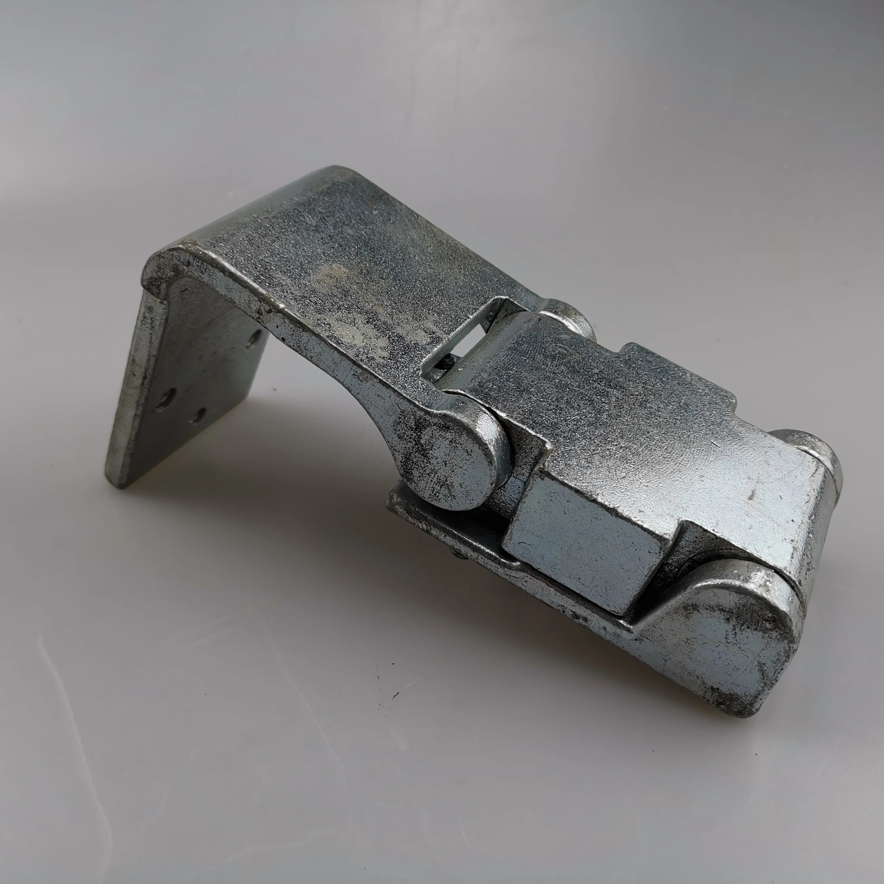 SAIC MAXUS V80 Large-angle Liftgate Hinge Assembly C00001975