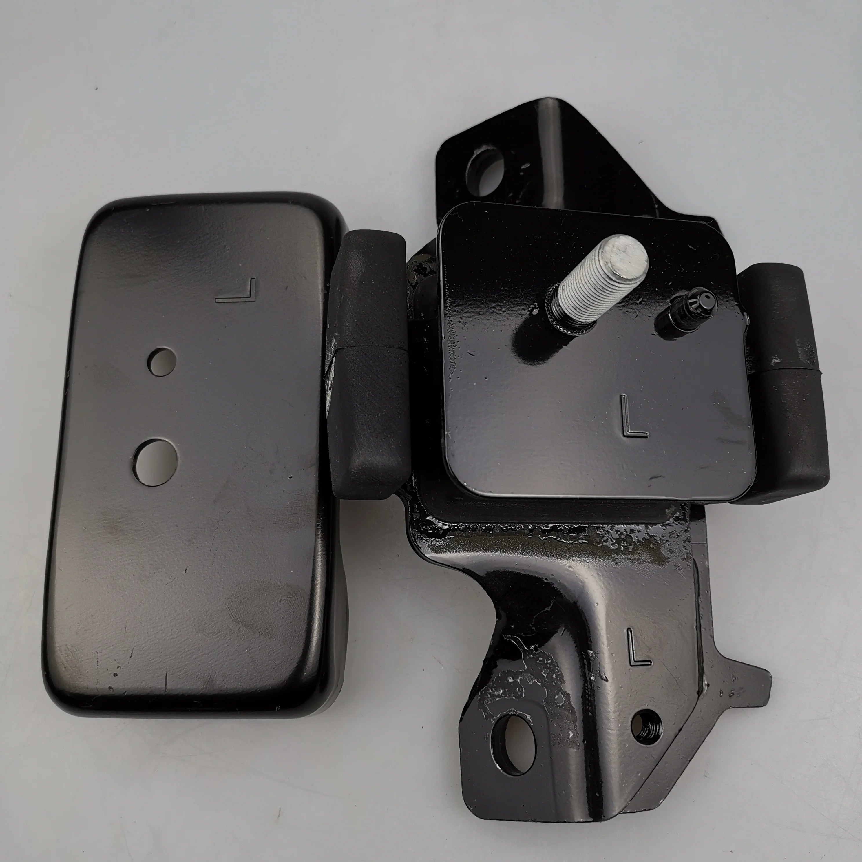 SAIC MAXUS T60 2.4T Engine Front Suspension C00071192 C00071193