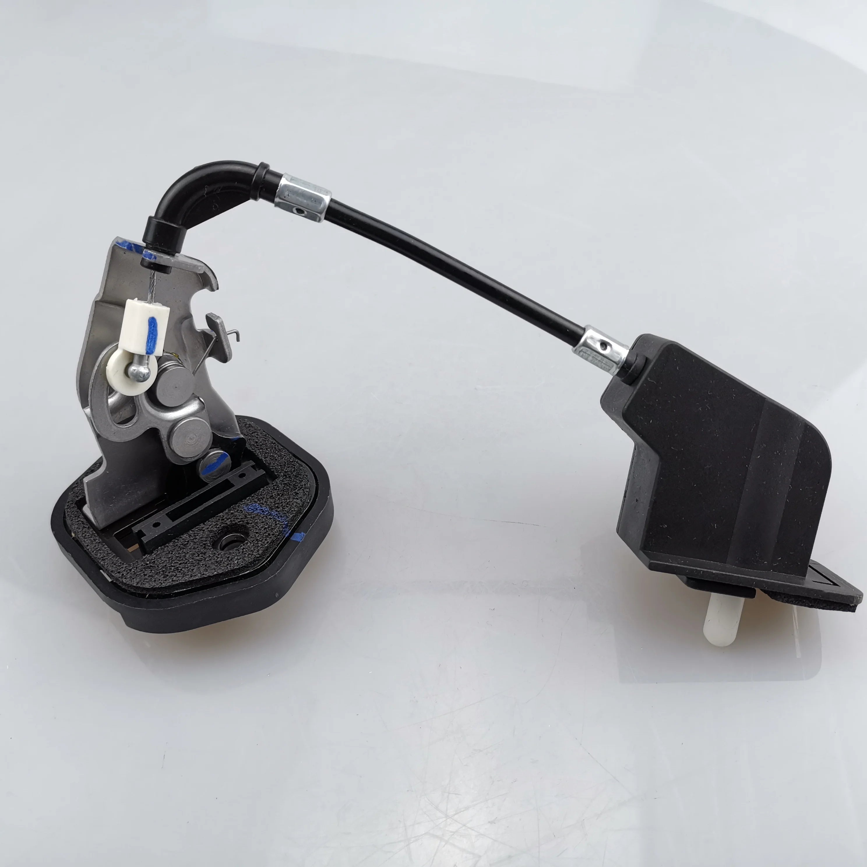 SAIC MAXUS G10 Oil Filler Small Door Sliding Door Limit Lock C00083601
