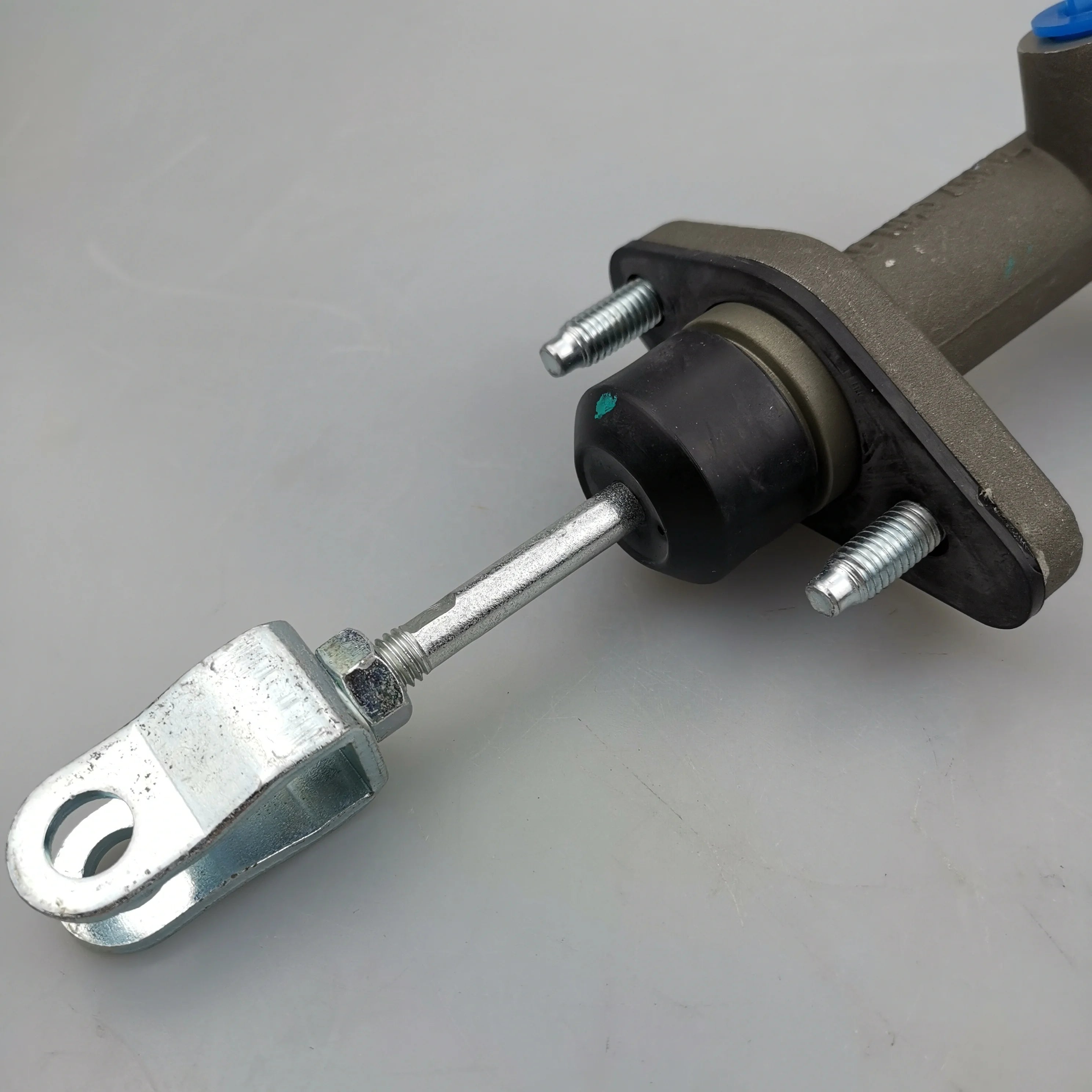 SAIC MAXUS T60 Original Clutch Master Cylinder C00081542 C00085327