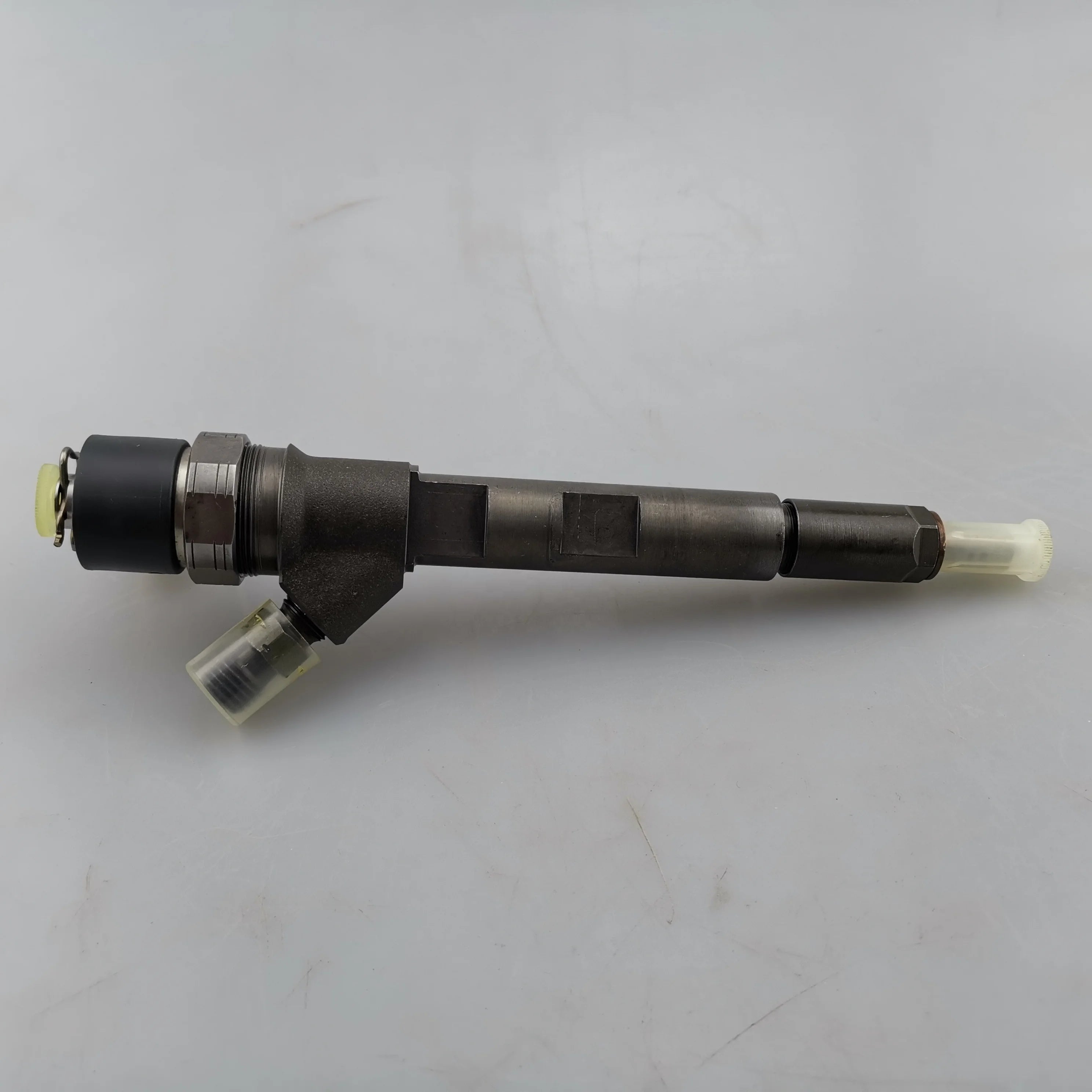 SAIC MAXUS V80 Original Fuel Injector Assembly 0445110059