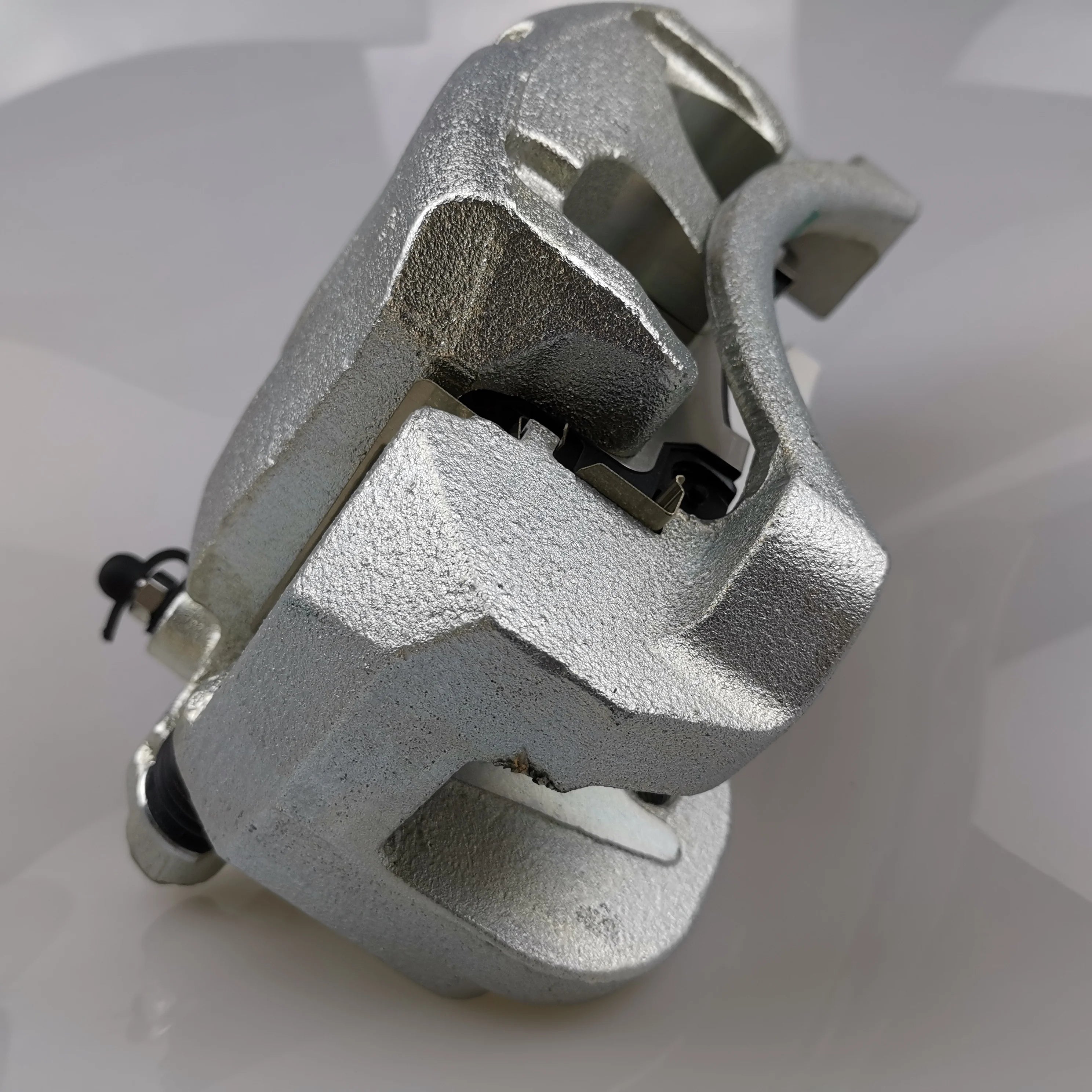 SAIC MAXUS T60 Original Brake Caliper Assembly C00048050 C00048051