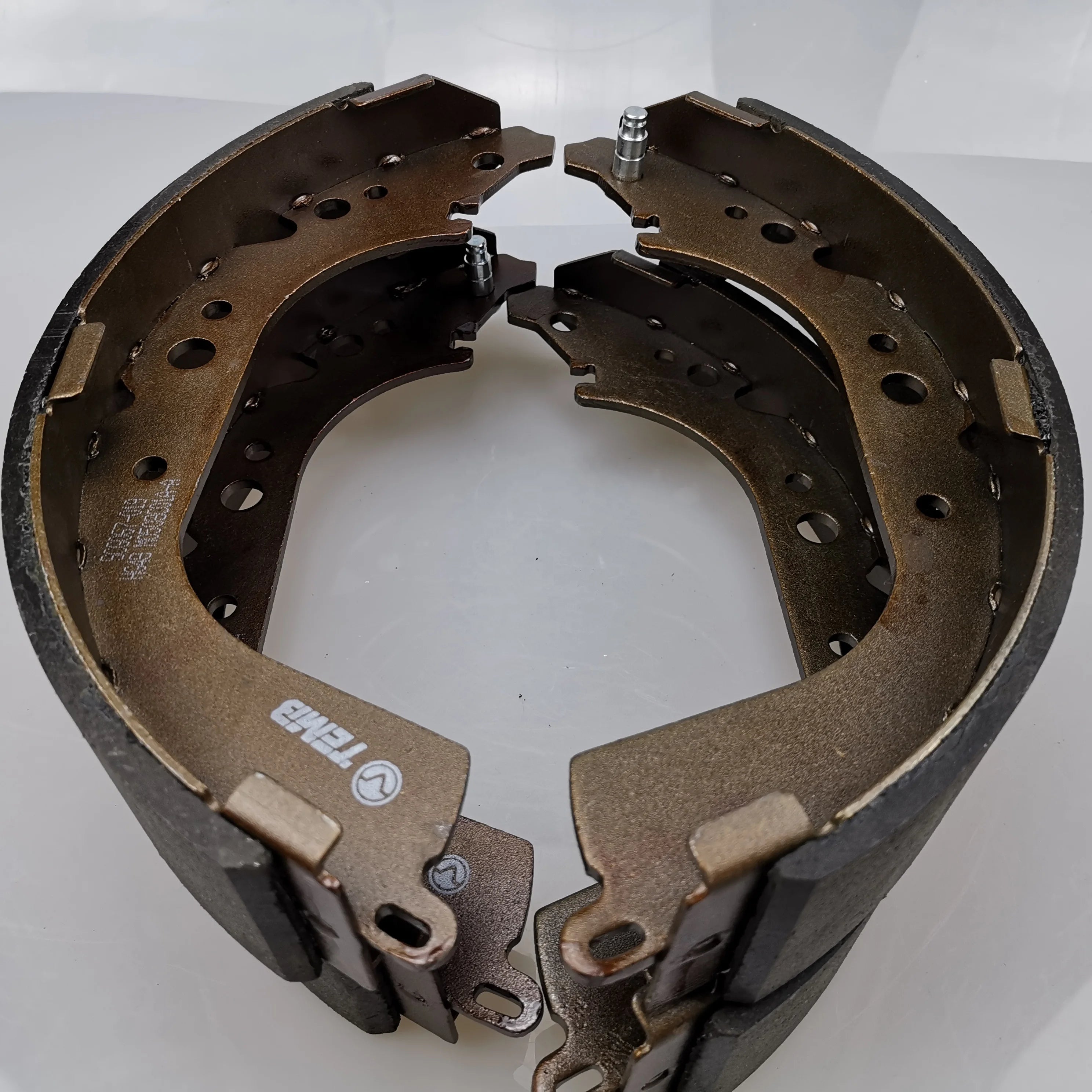 SAIC MAXUS T60 Brand Rear Drum Brake Shoe Assembly C00089843 C00089844
