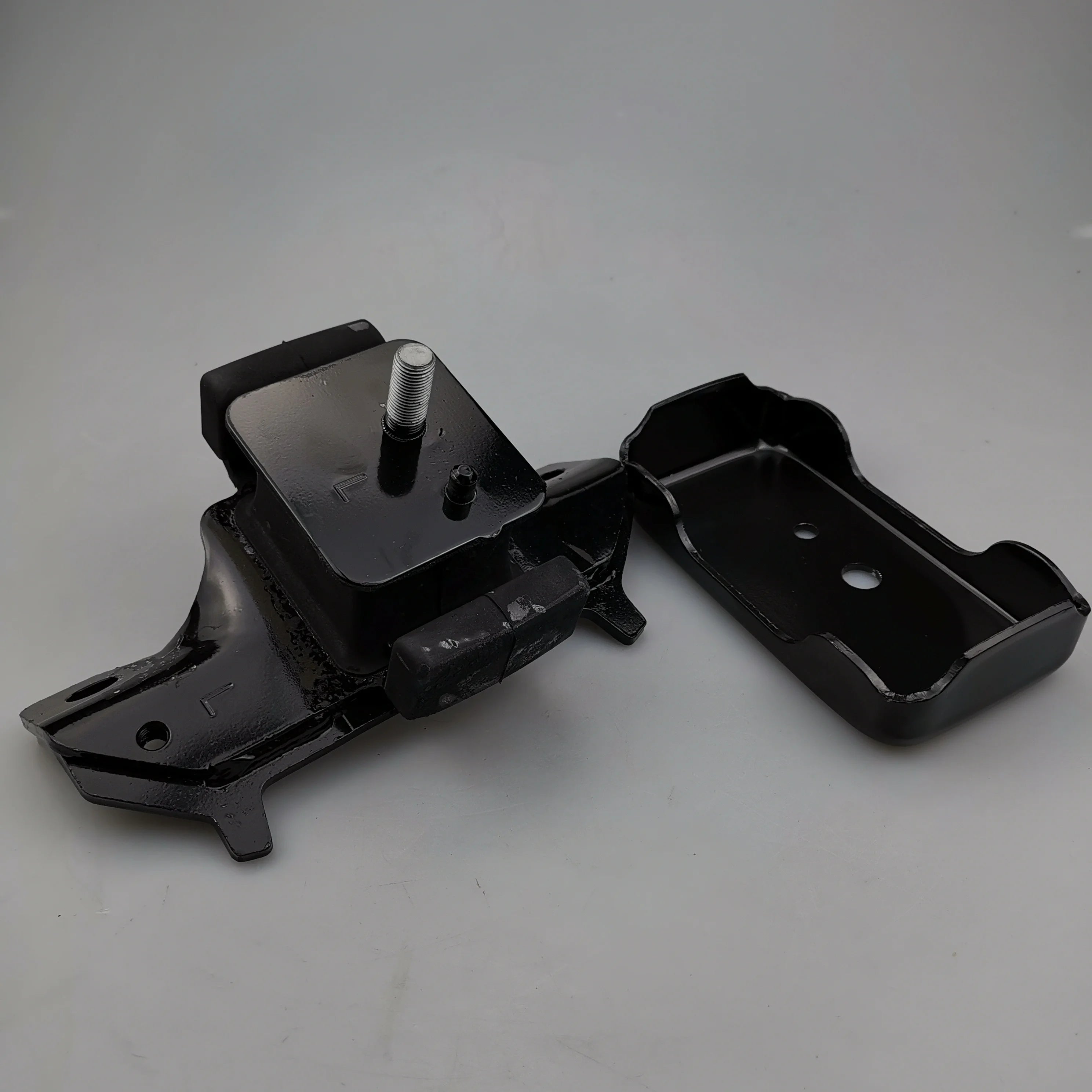 SAIC MAXUS T60 2.4T Engine Front Suspension C00071192 C00071193
