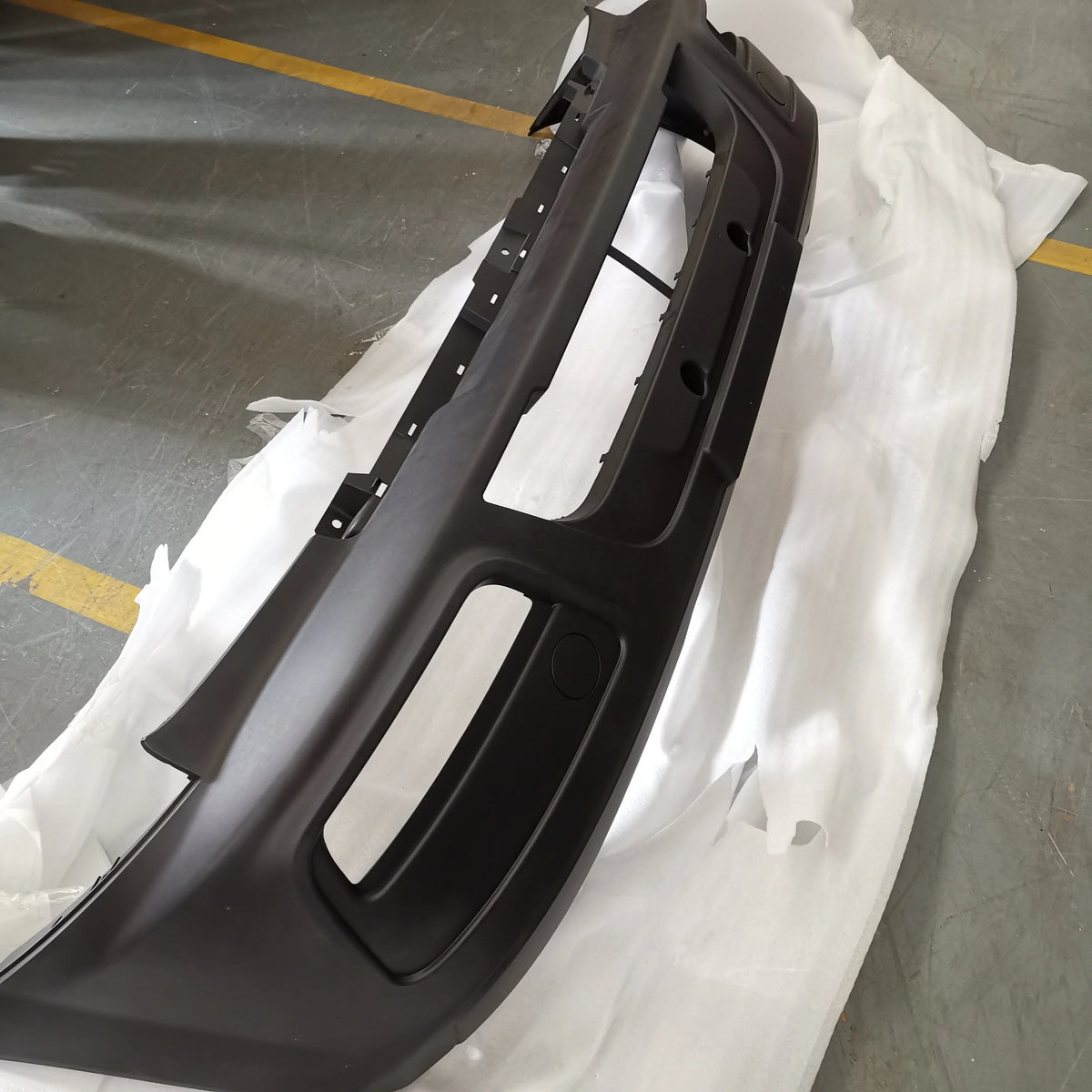 SAIC MAXUS V80 Original Front Bumper C00364316-M001
