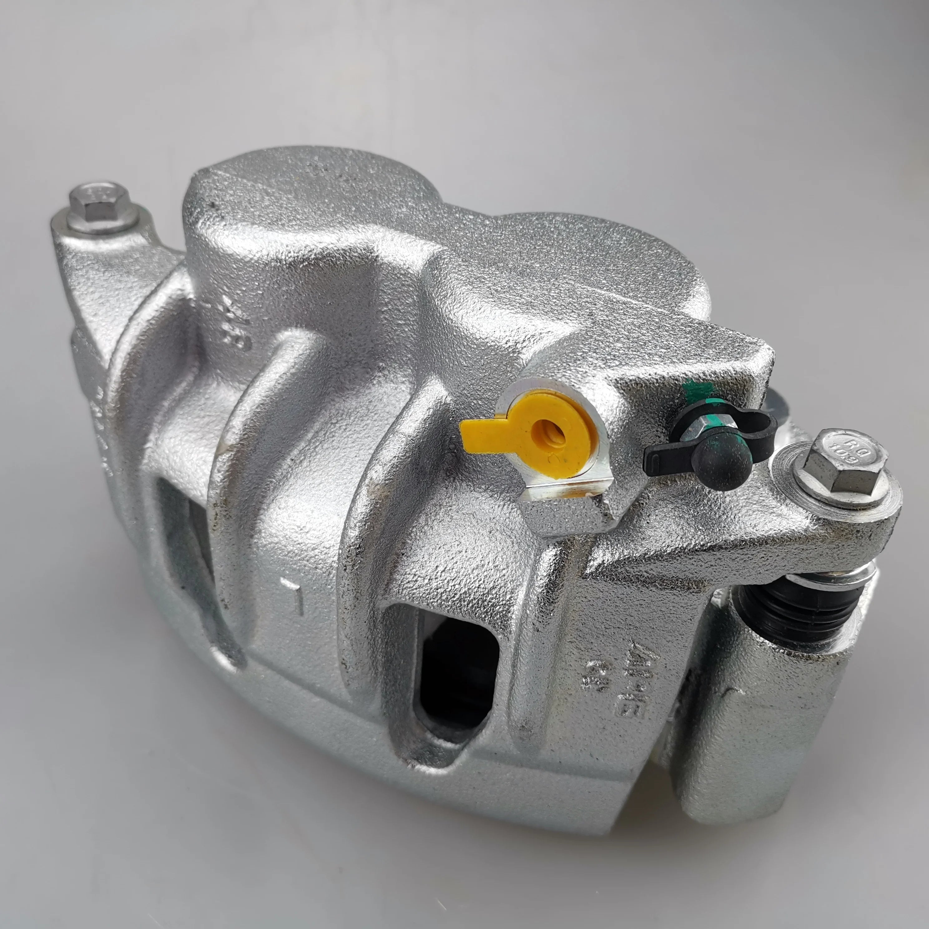 SAIC MAXUS V80 Original Front Brake Caliper Assembly C00003517 C00003518