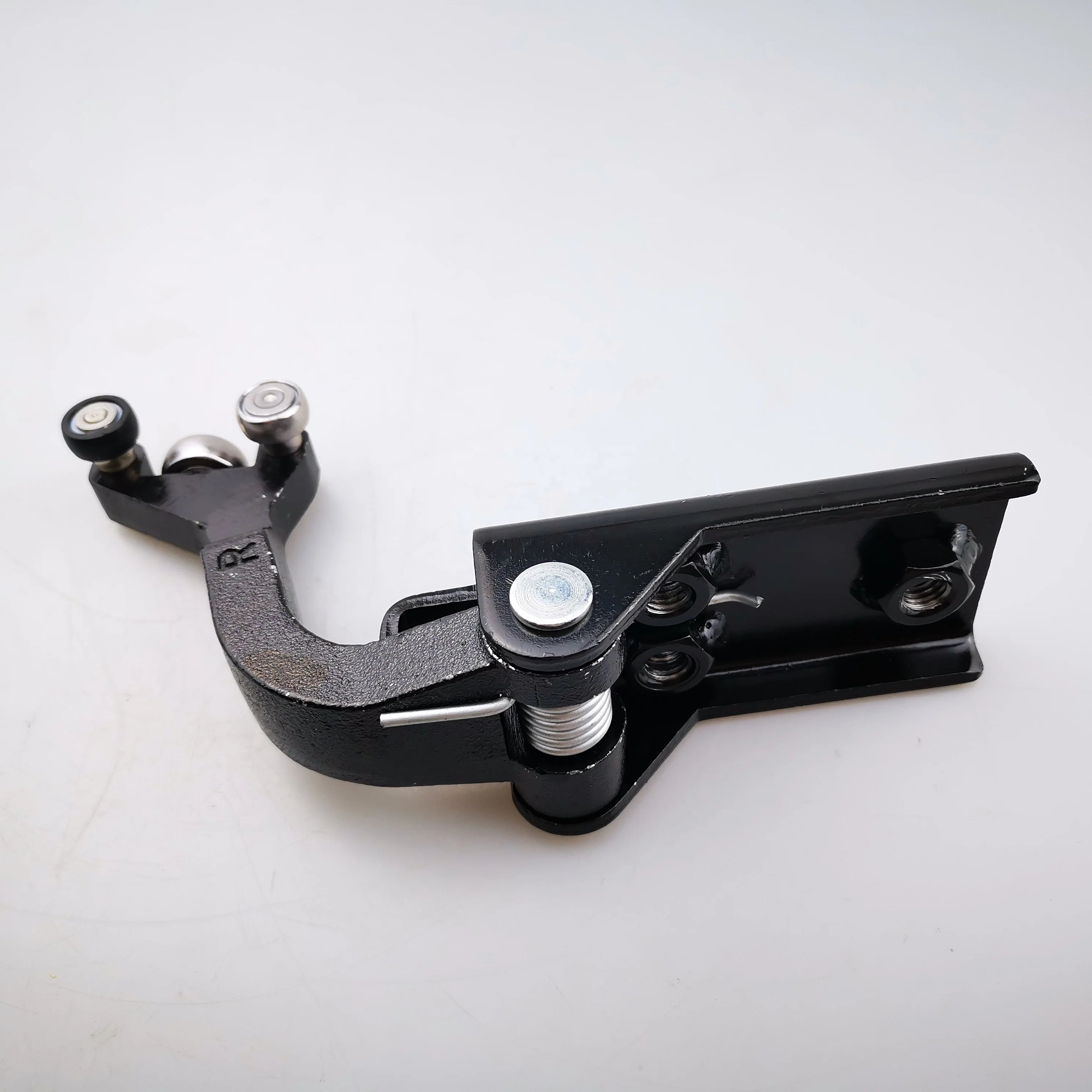 SAIC MAXUS V80 Sliding Door Middle Hinge RH C00033188