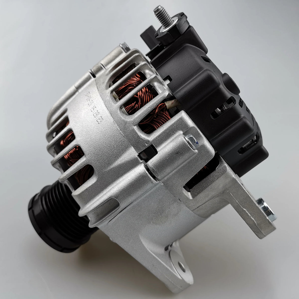 SAIC MAXUS T60 Original Diesel 2.8T Car Alternator C00050282