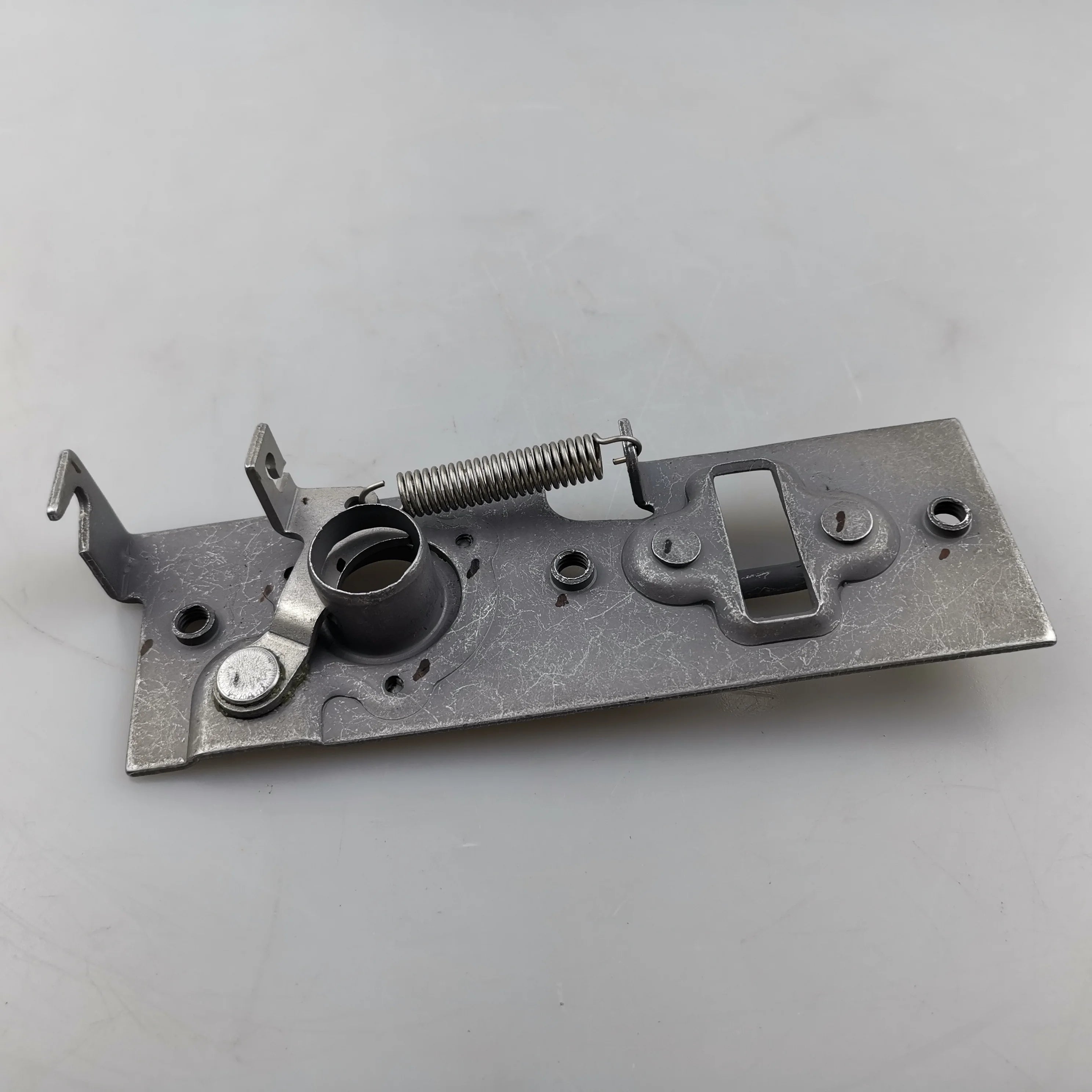 SAIC MAXUS V80 Engine Cover Lock Body C00178066