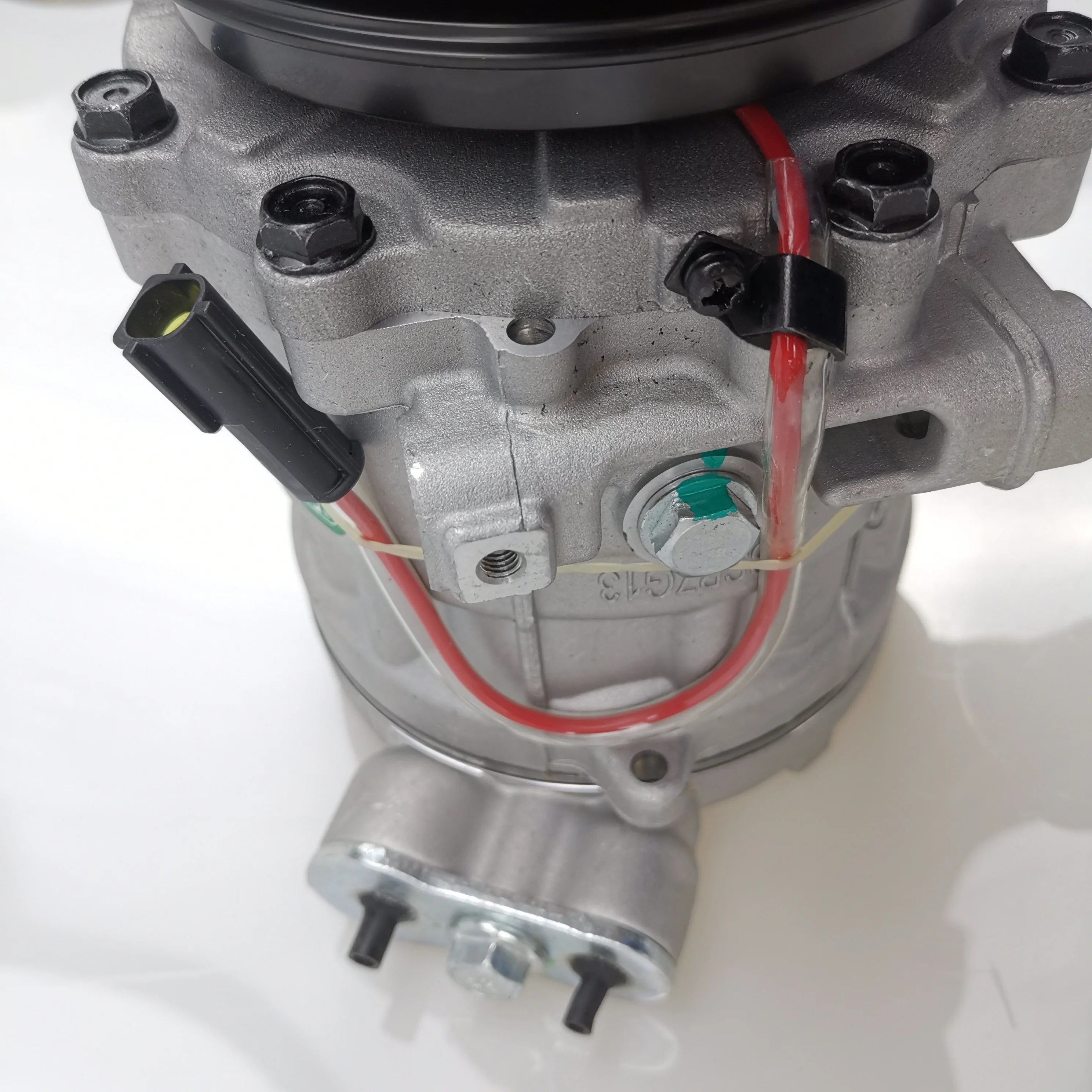 SAIC MAXUS V80 Original air Conditioning Compressor SE7G13 C00000075