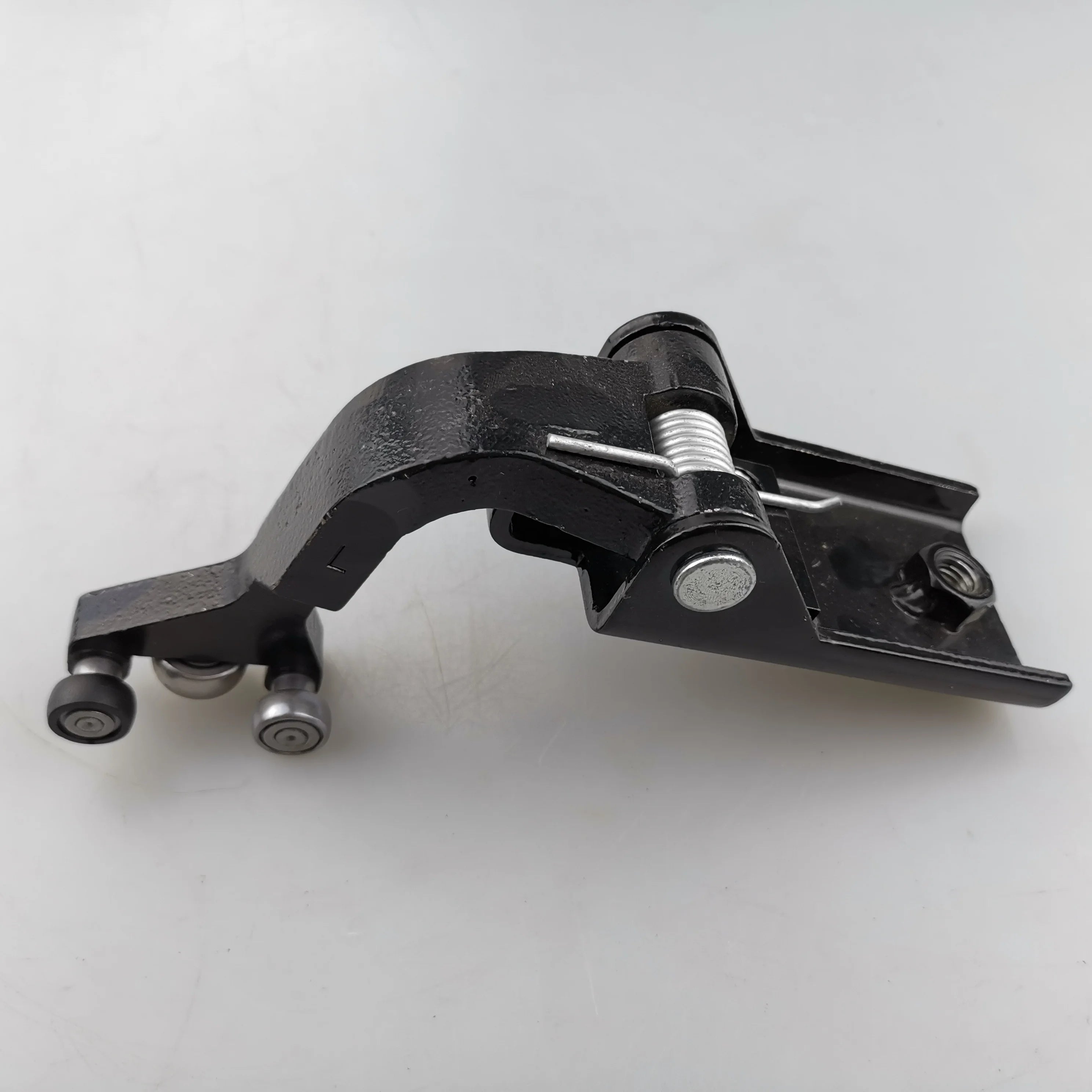SAIC MAXUS V80 Original Sliding Door Middle Hinge LH C00033187