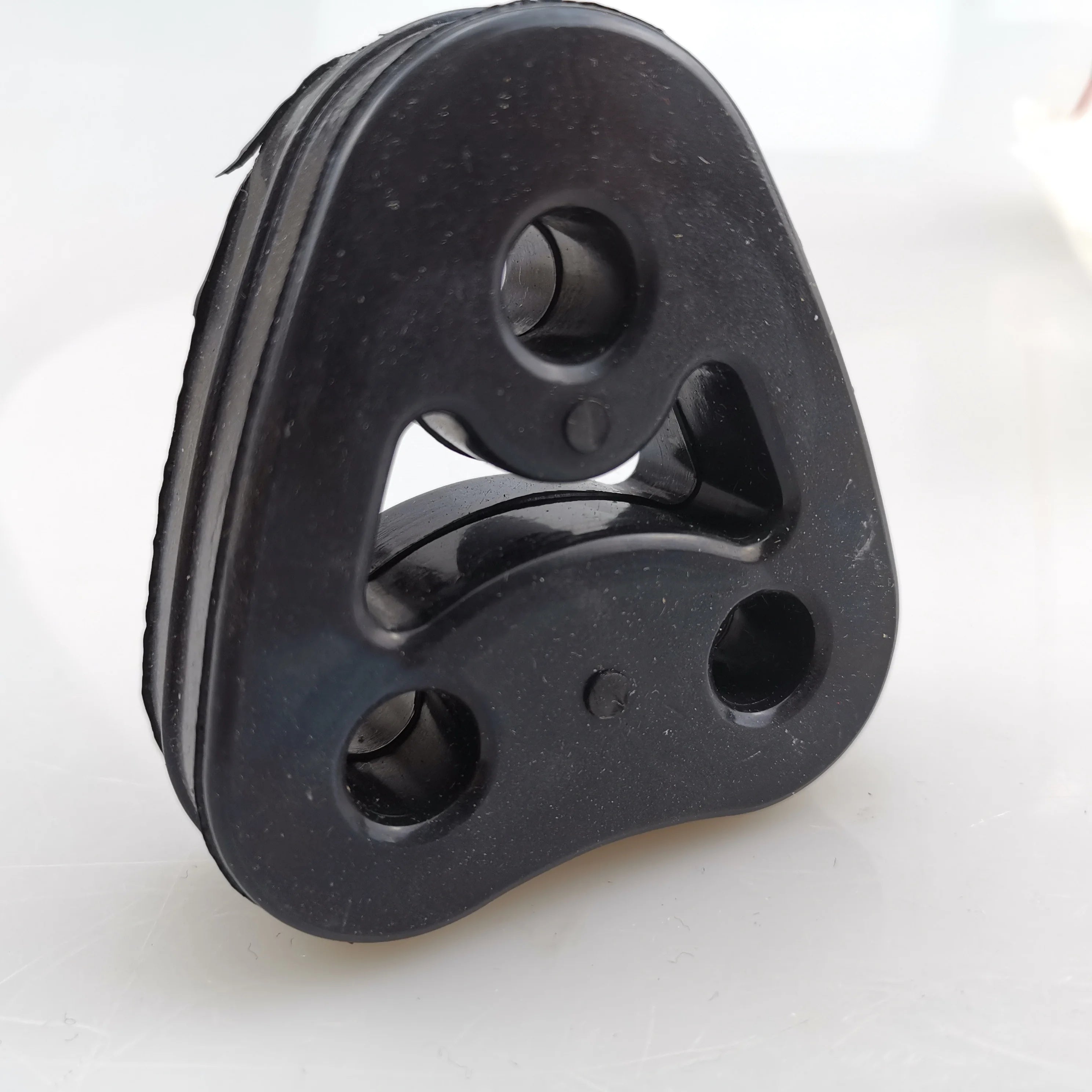 SAIC MAXUS G10 Rubber Hook Three Holes C00029069