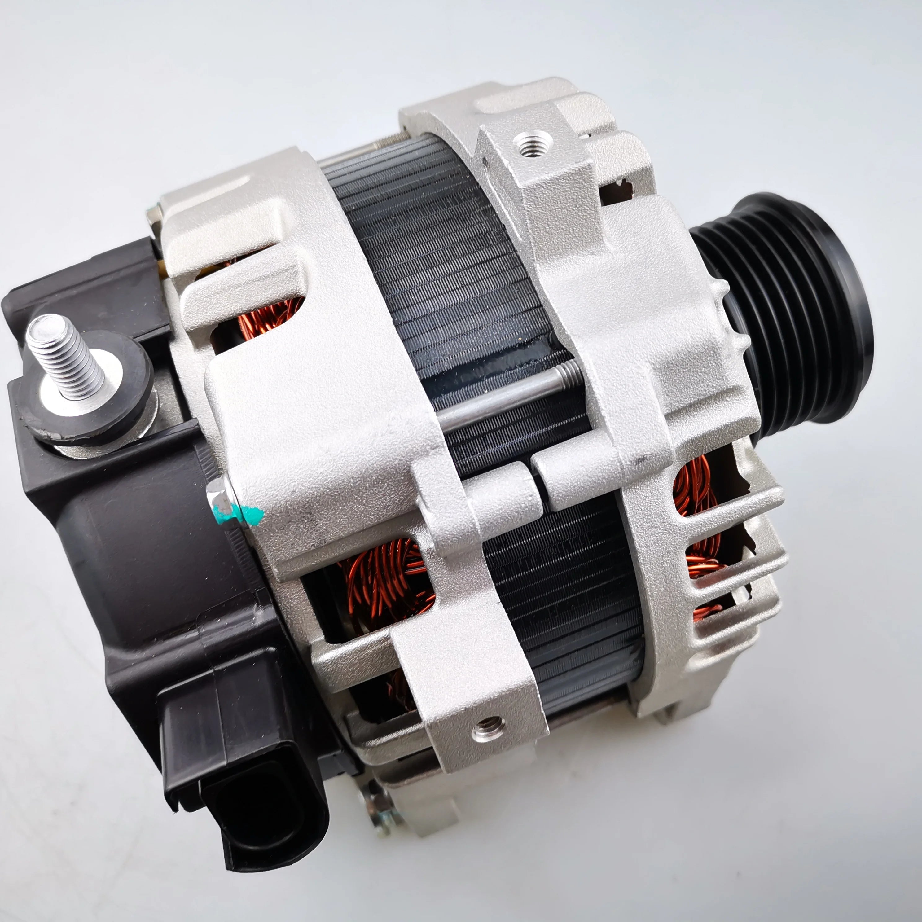 SAIC MAXUS V90 Original Alternator Assembly C00523099 C00088144