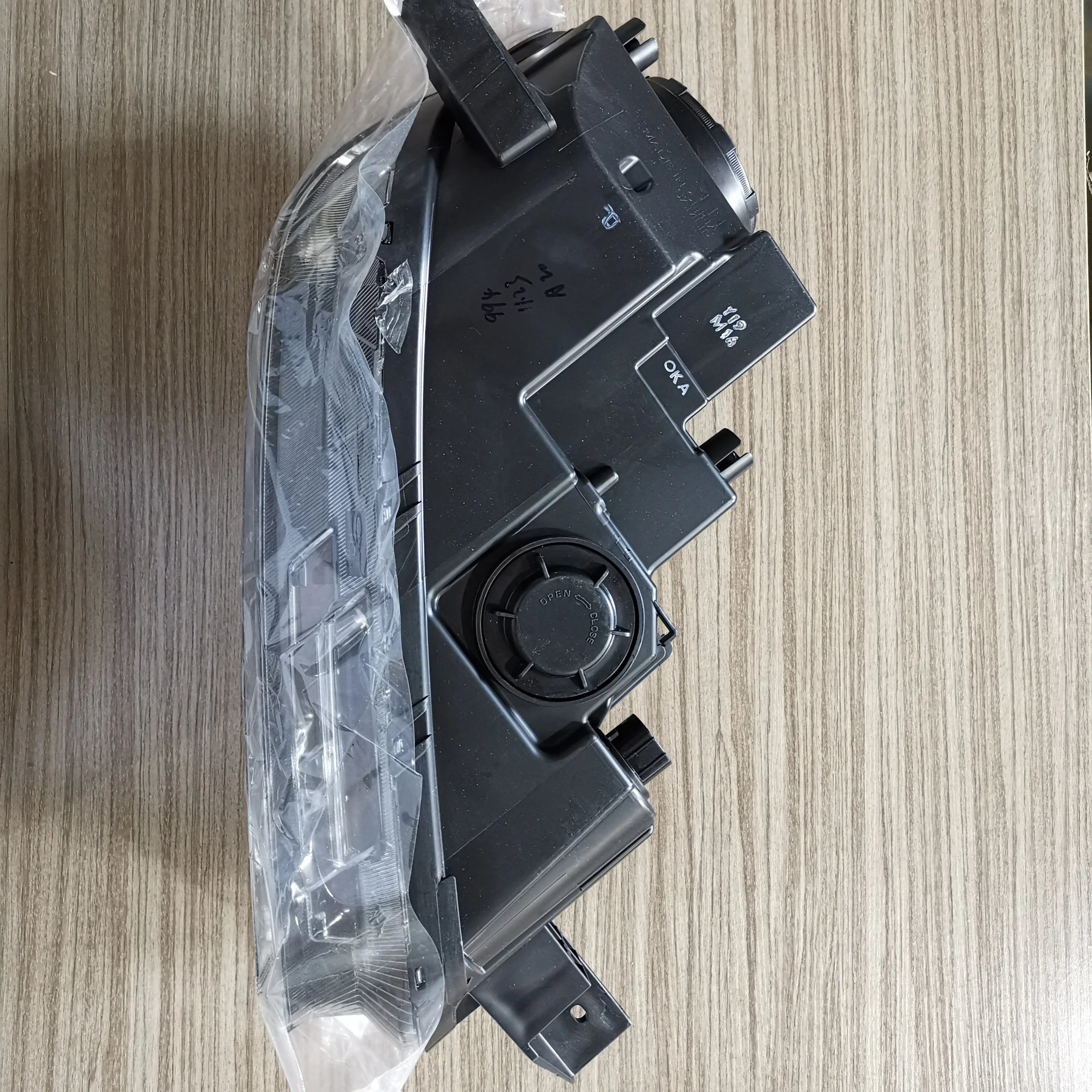 SAIC MAXUS T60 Original High Configuration Headlights C00054033 C00054034