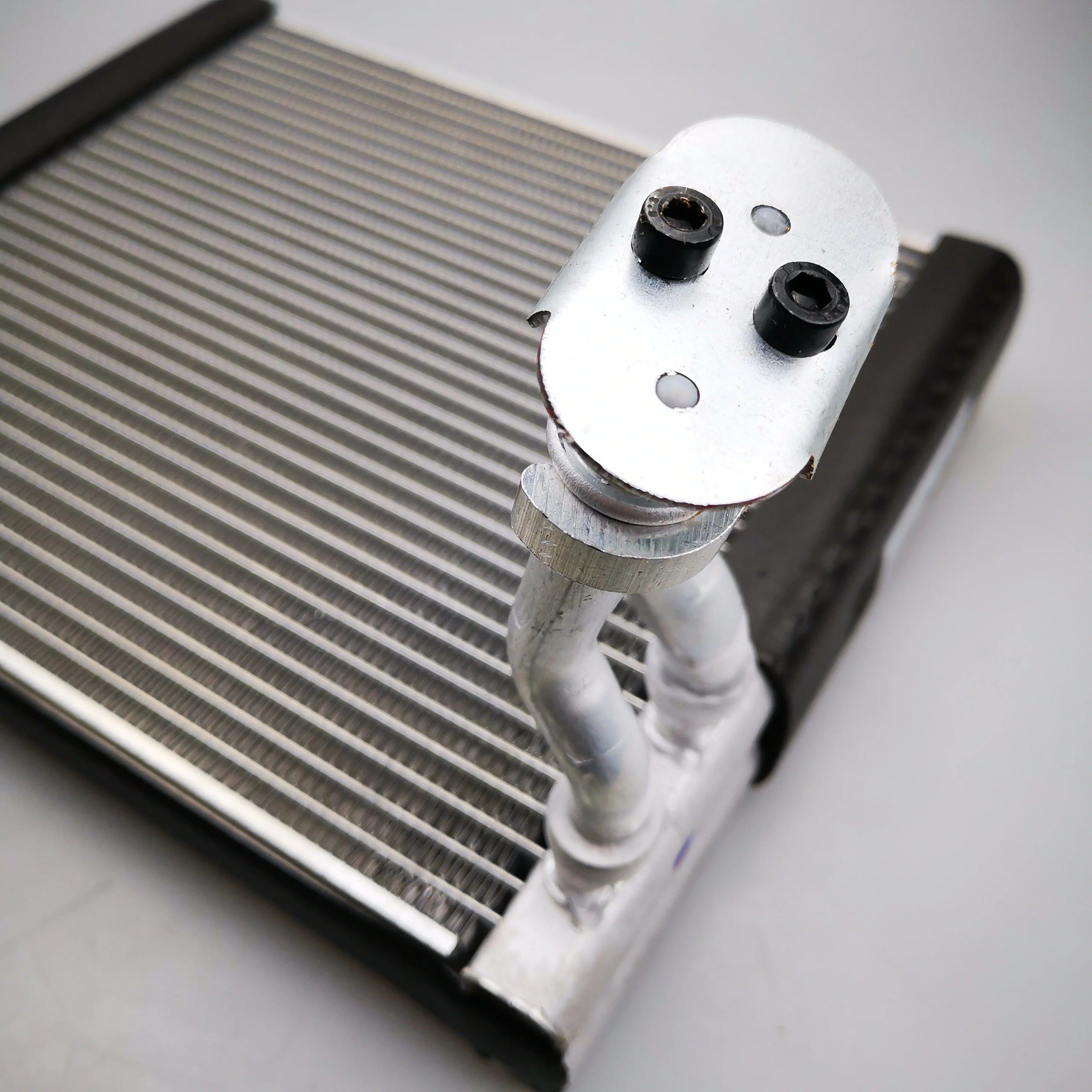 SAIC MAXUS G10 2.0T Brand Rear Evaporator Core Assembly C00027250 C00074210