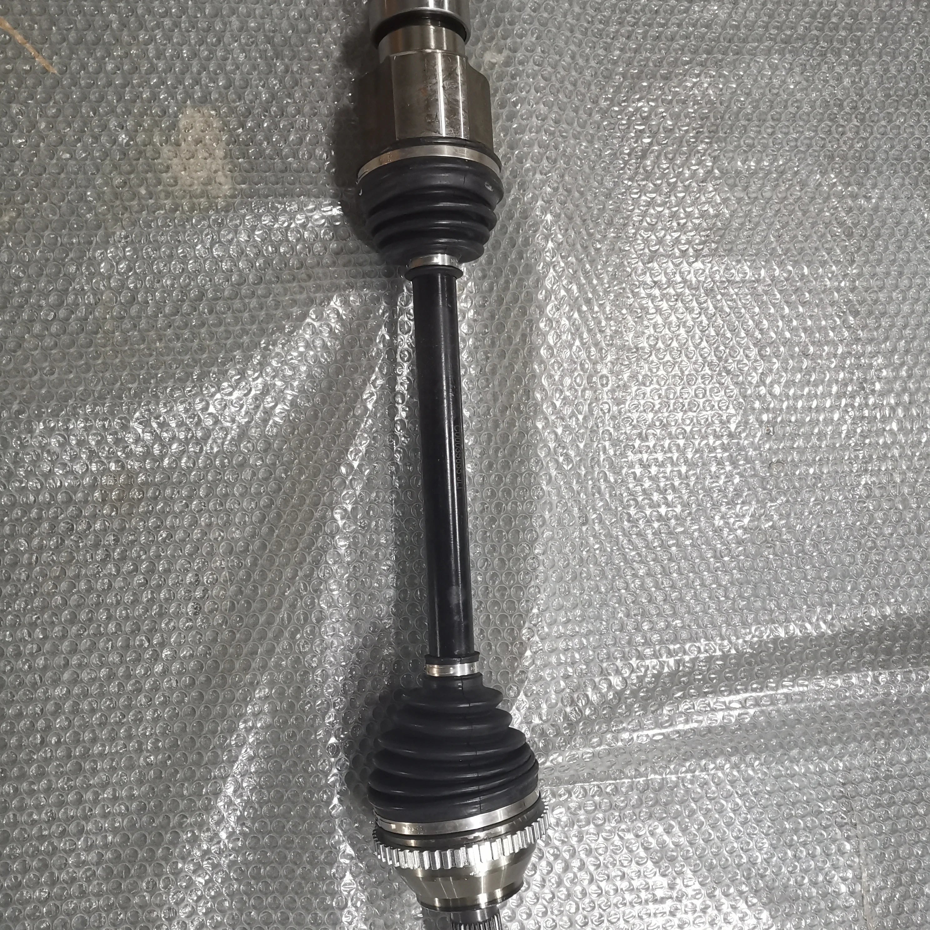 SAIC MAXUS V80 High Quality 6 Gear Front Drive Axle Shaft RH C00035655 C00038412