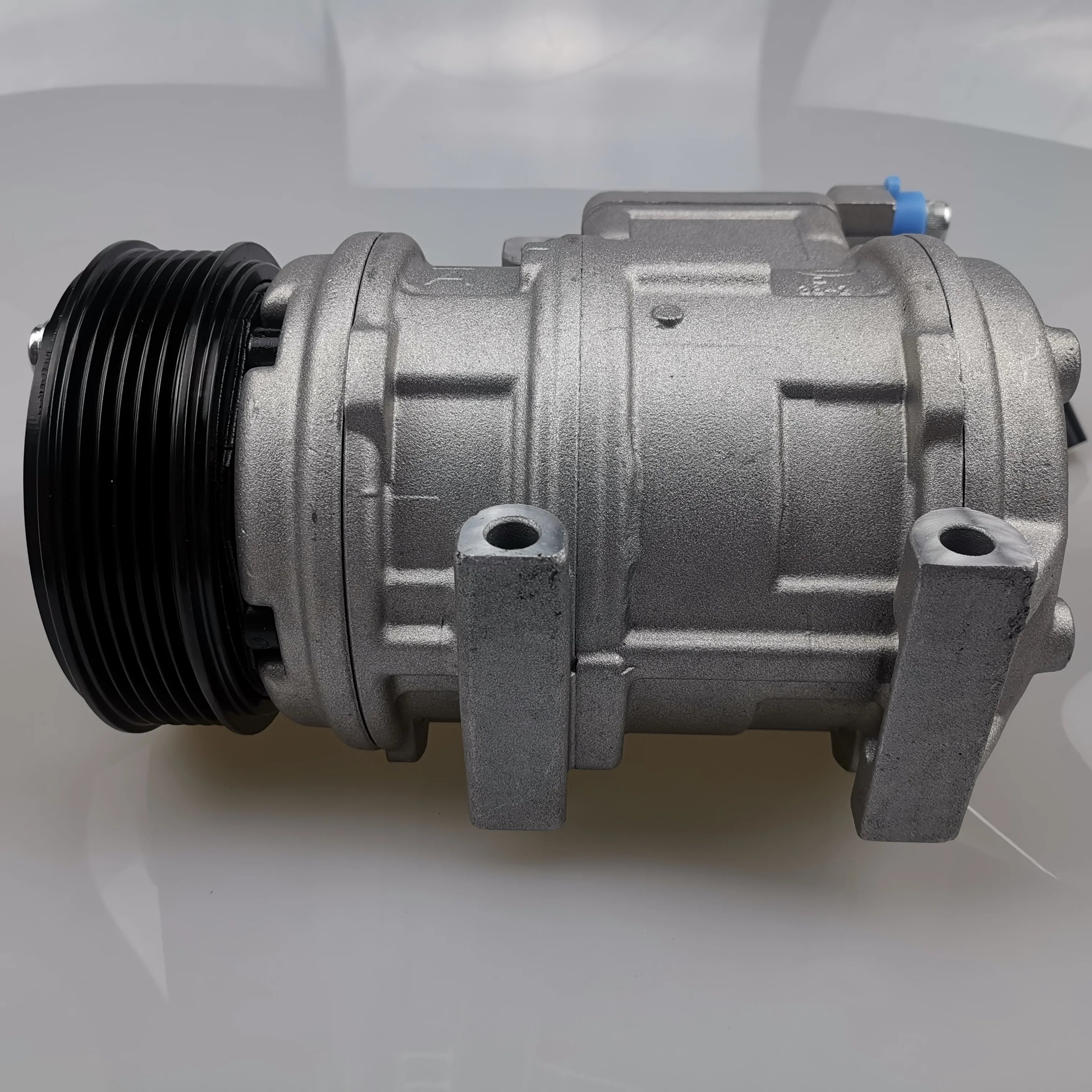 SAIC MAXUS V80 Original Air Conditioning Compressor SE10B17 C00000074