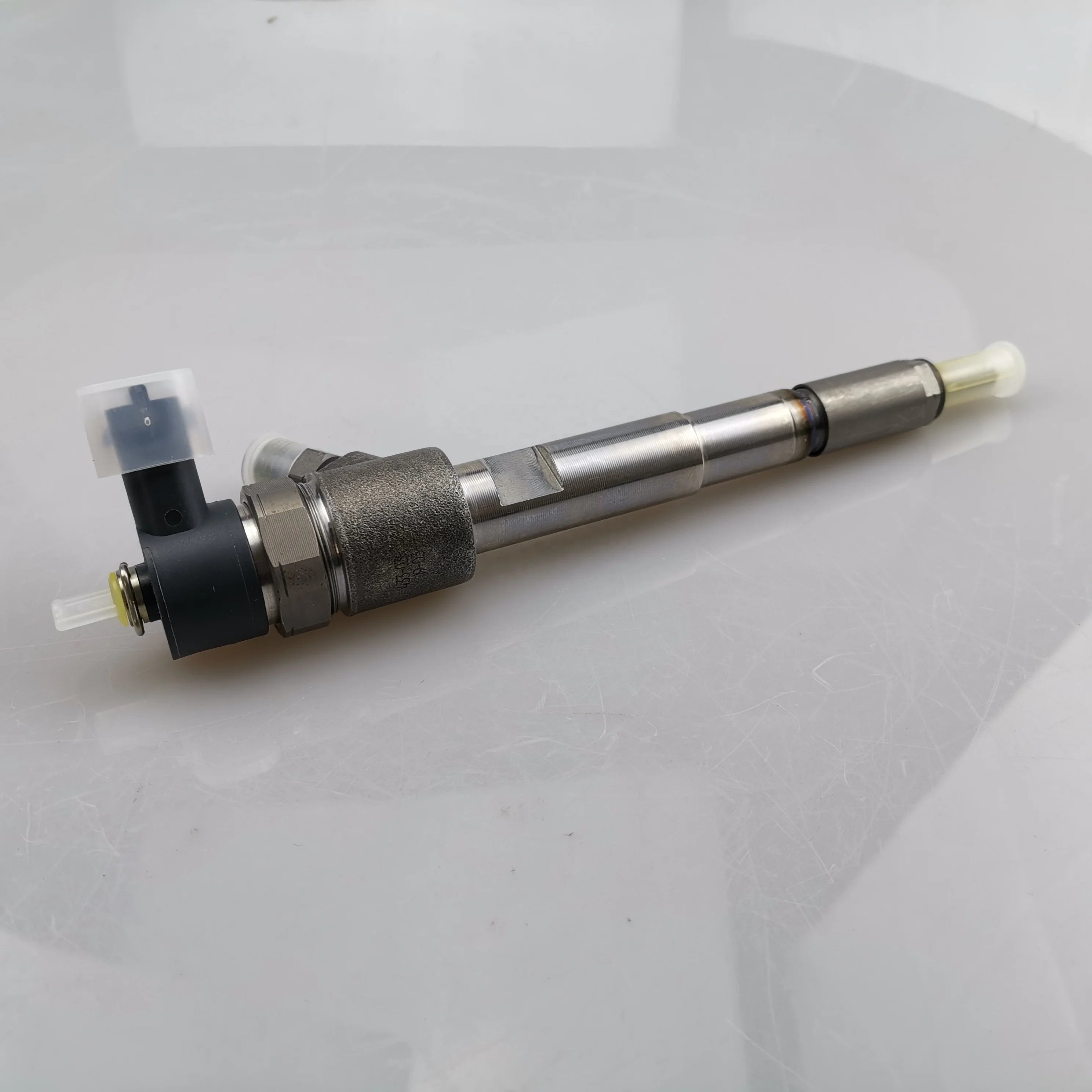 SAIC MAXUS V80 True Original Factory Fuel Injector Assembly 0445110483 0445110484 C00023912 S00001374+01